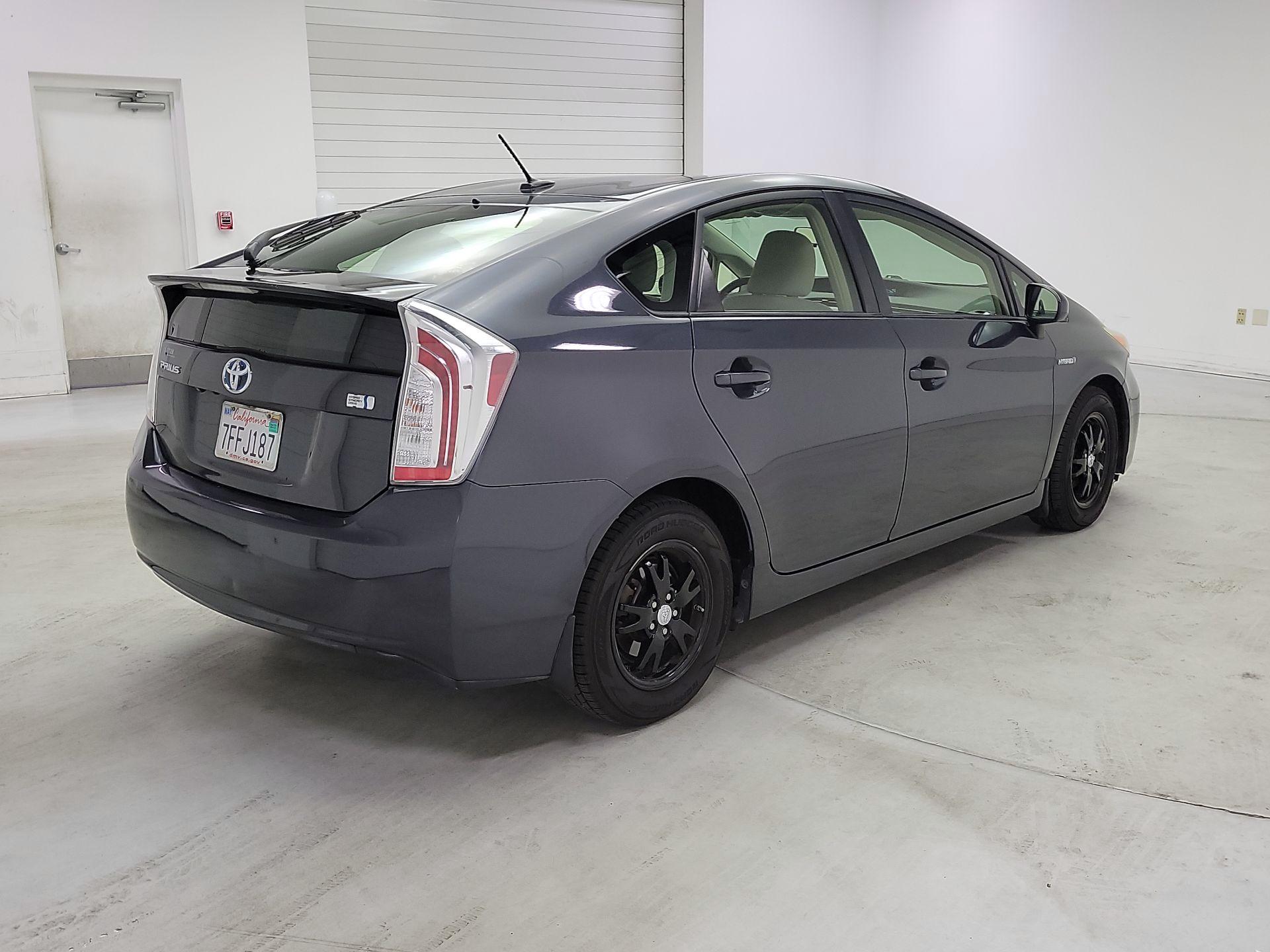 Thumbnail: 2014 Toyota Prius - 5