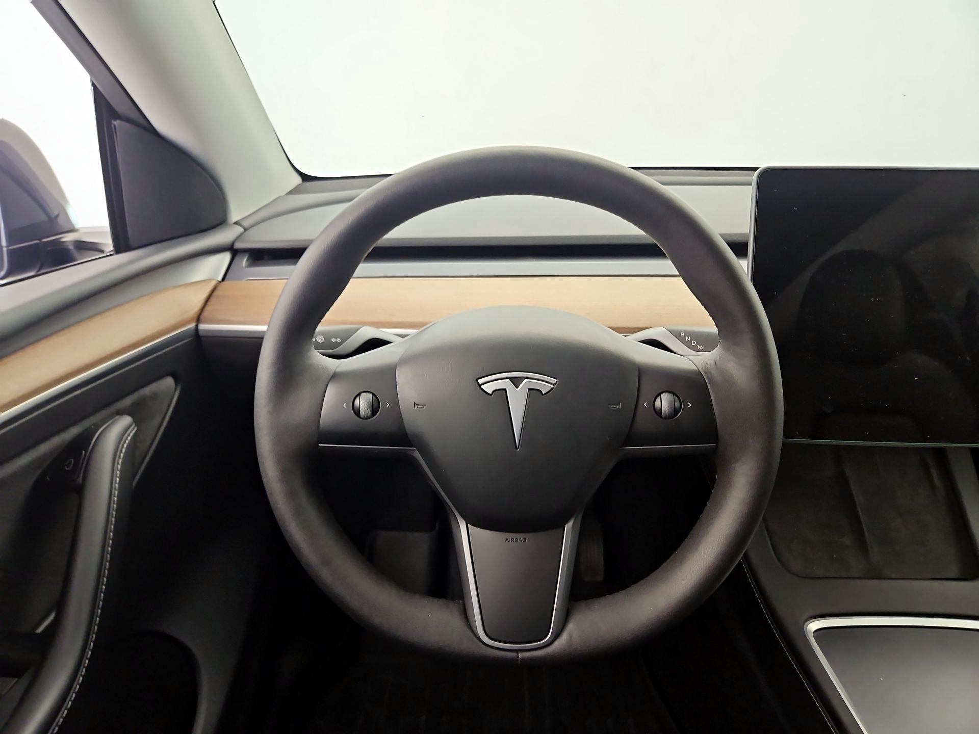Thumbnail: 2023 Tesla Model Y - 10