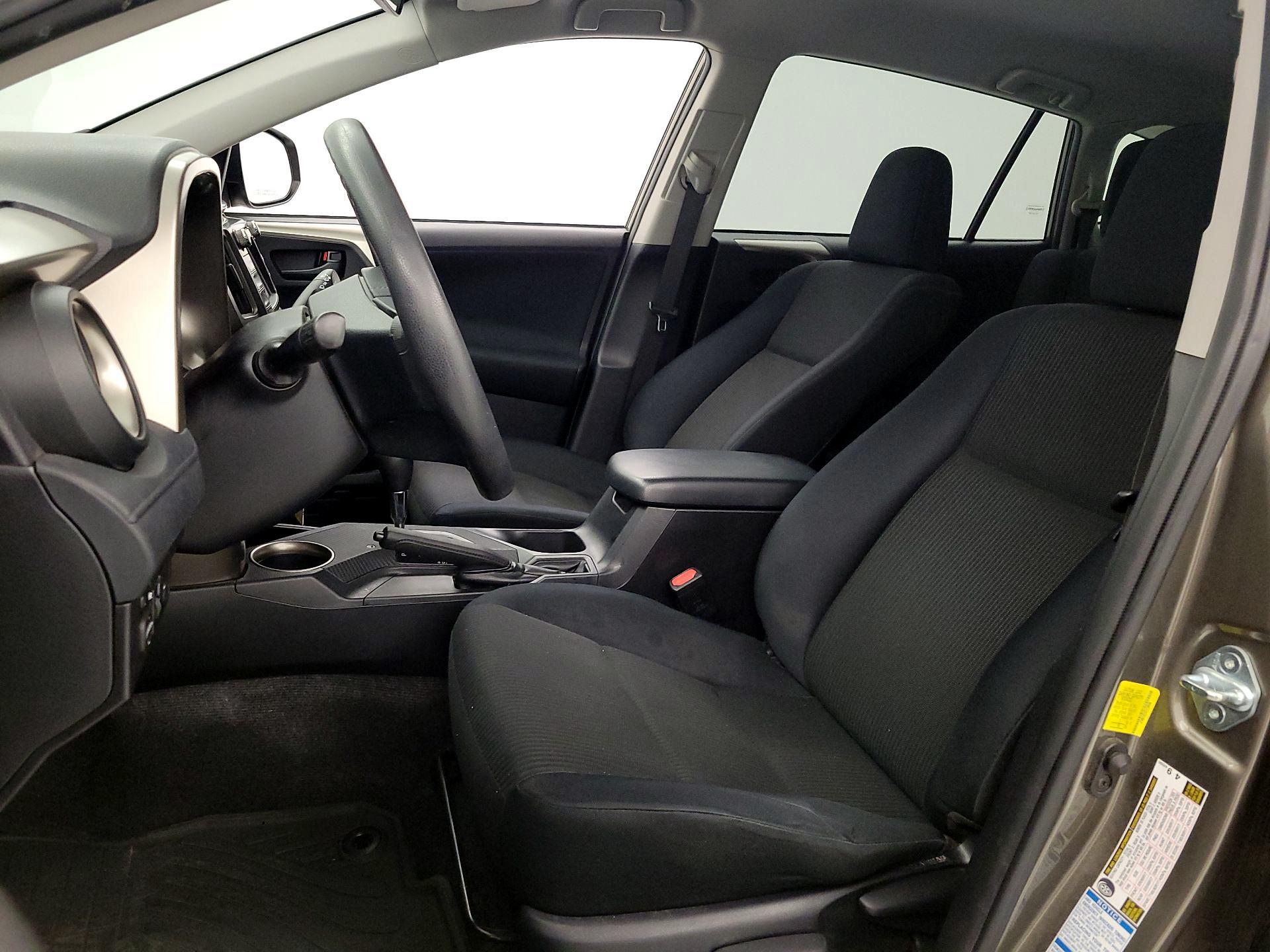 Thumbnail: 2015 Toyota RAV4 - 11