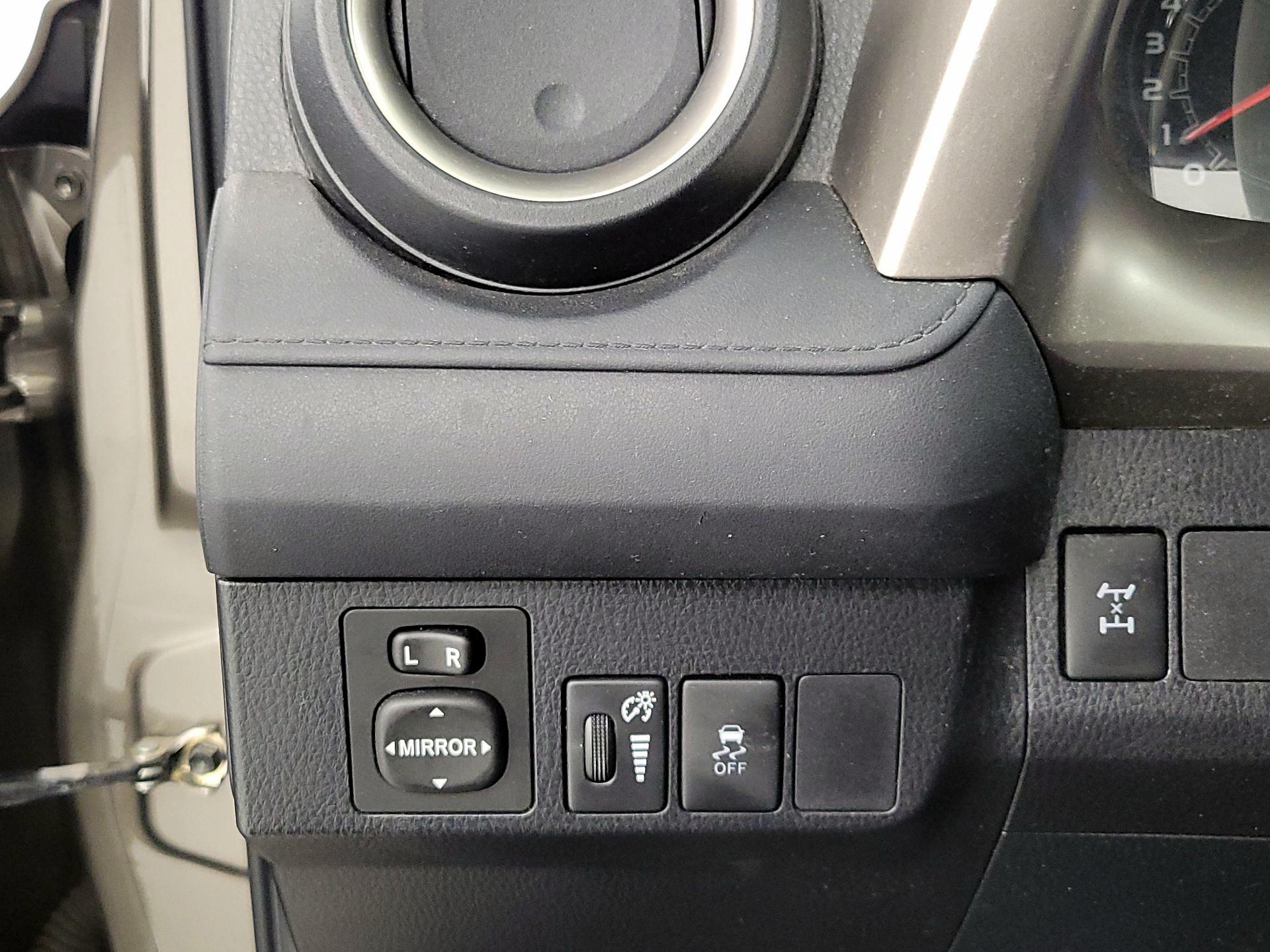 Thumbnail: 2015 Toyota RAV4 - 13