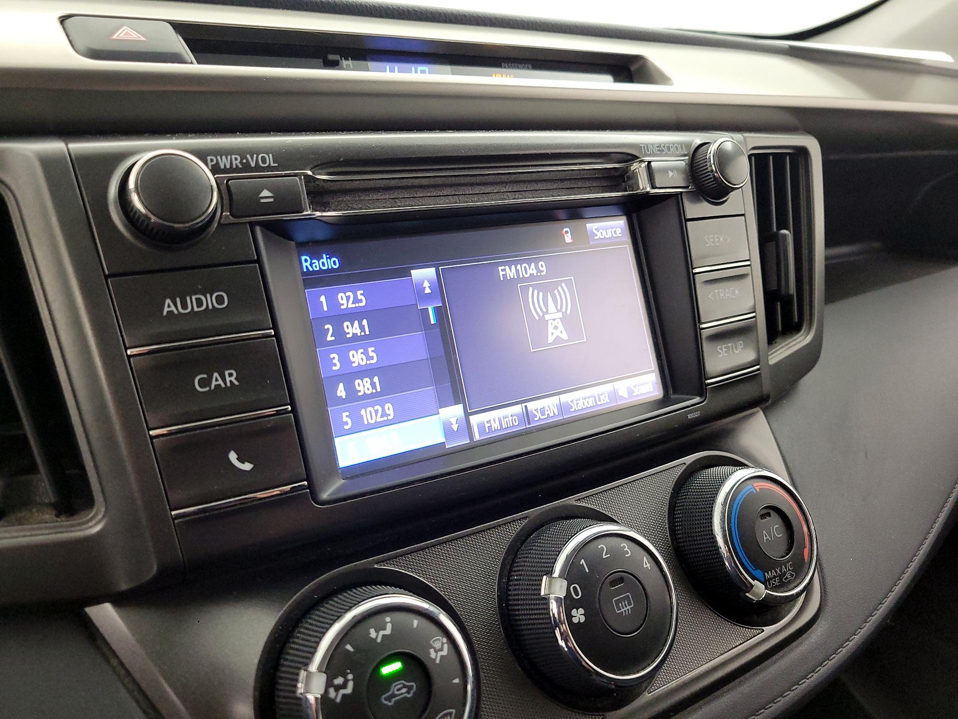 Thumbnail: 2015 Toyota RAV4 - 15
