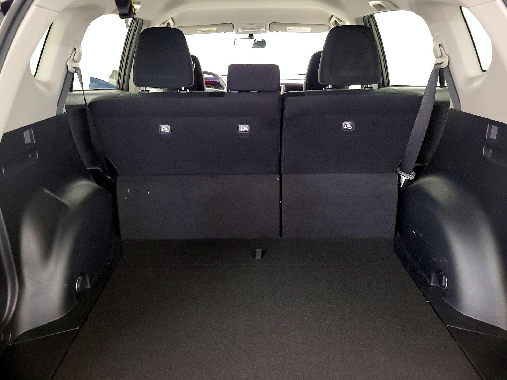 Thumbnail: 2015 Toyota RAV4 - 19