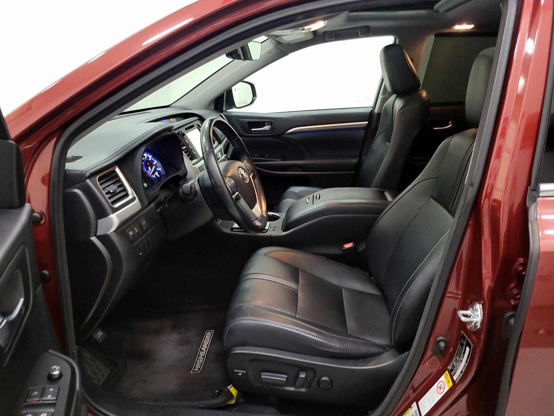 Thumbnail: 2017 Toyota Highlander - 9