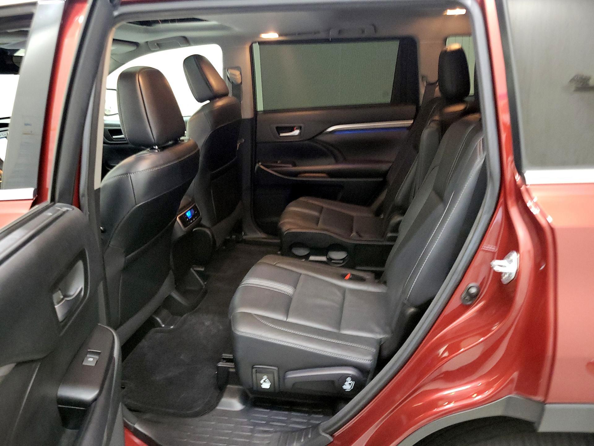 Thumbnail: 2017 Toyota Highlander - 19