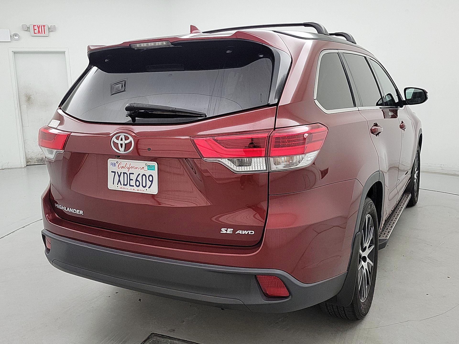 Thumbnail: 2017 Toyota Highlander - 5