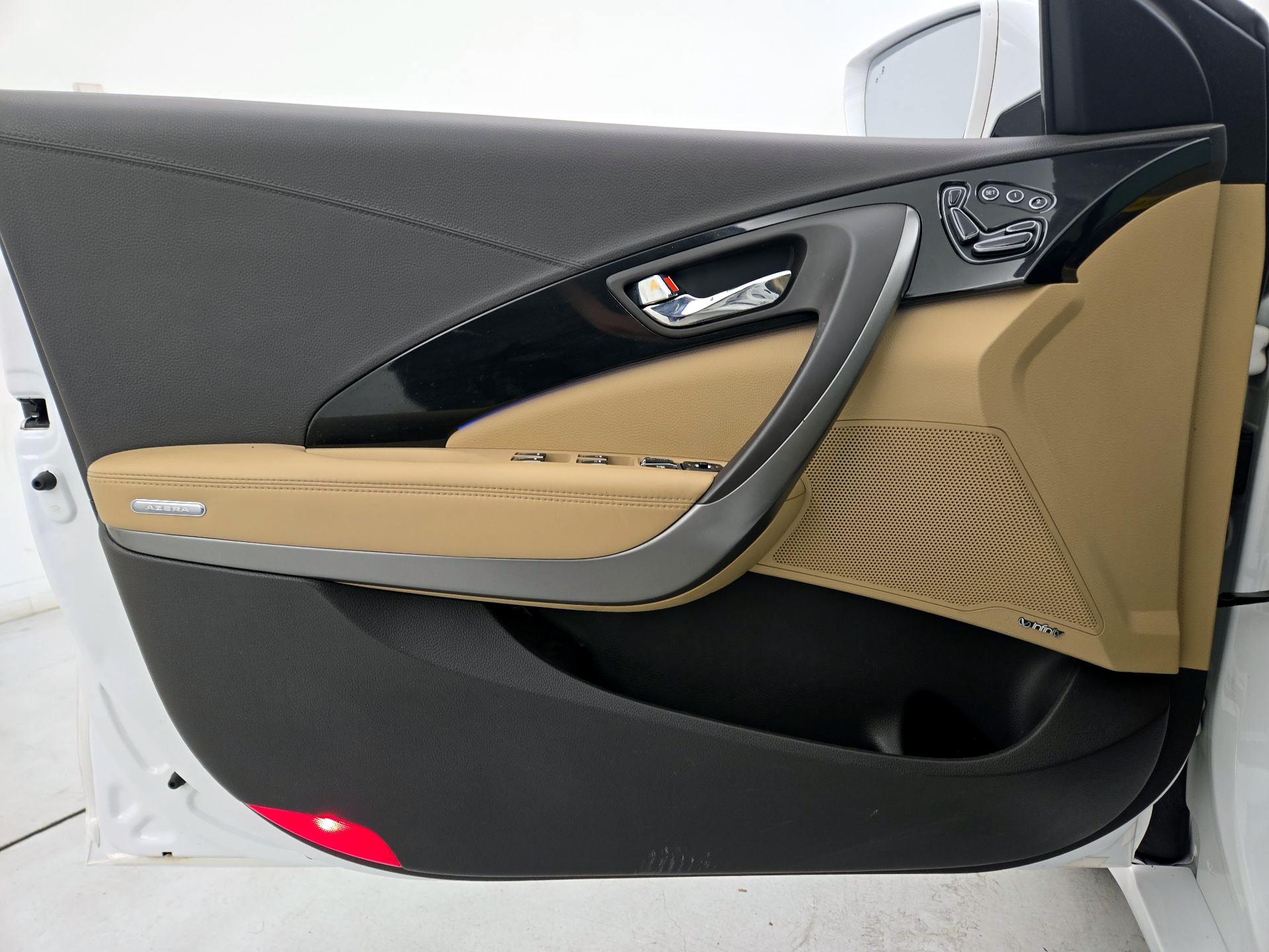 Thumbnail: 2017 Hyundai Azera - 12