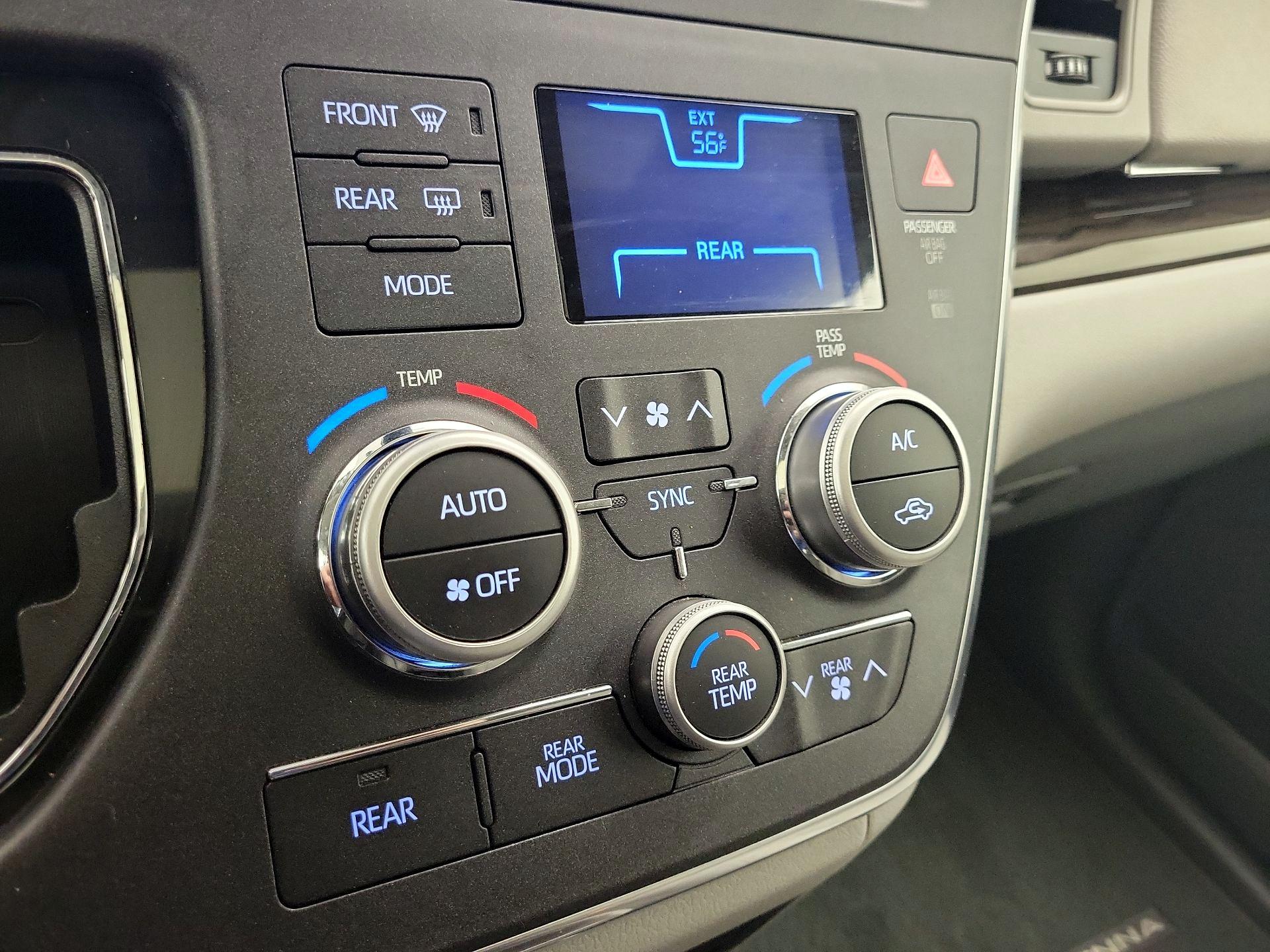 Thumbnail: 2018 Toyota Sienna - 17