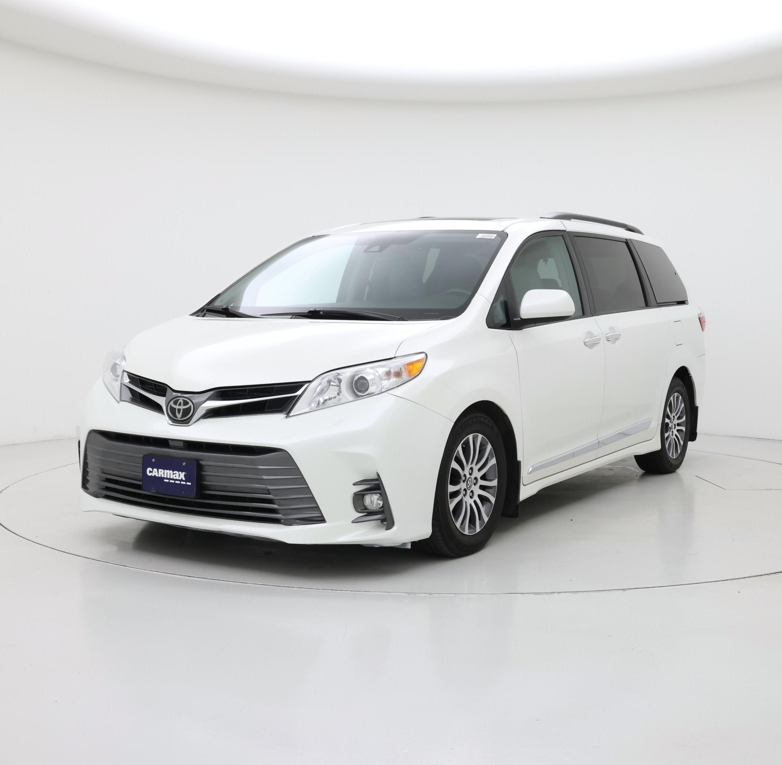 Thumbnail: 2018 Toyota Sienna - 4