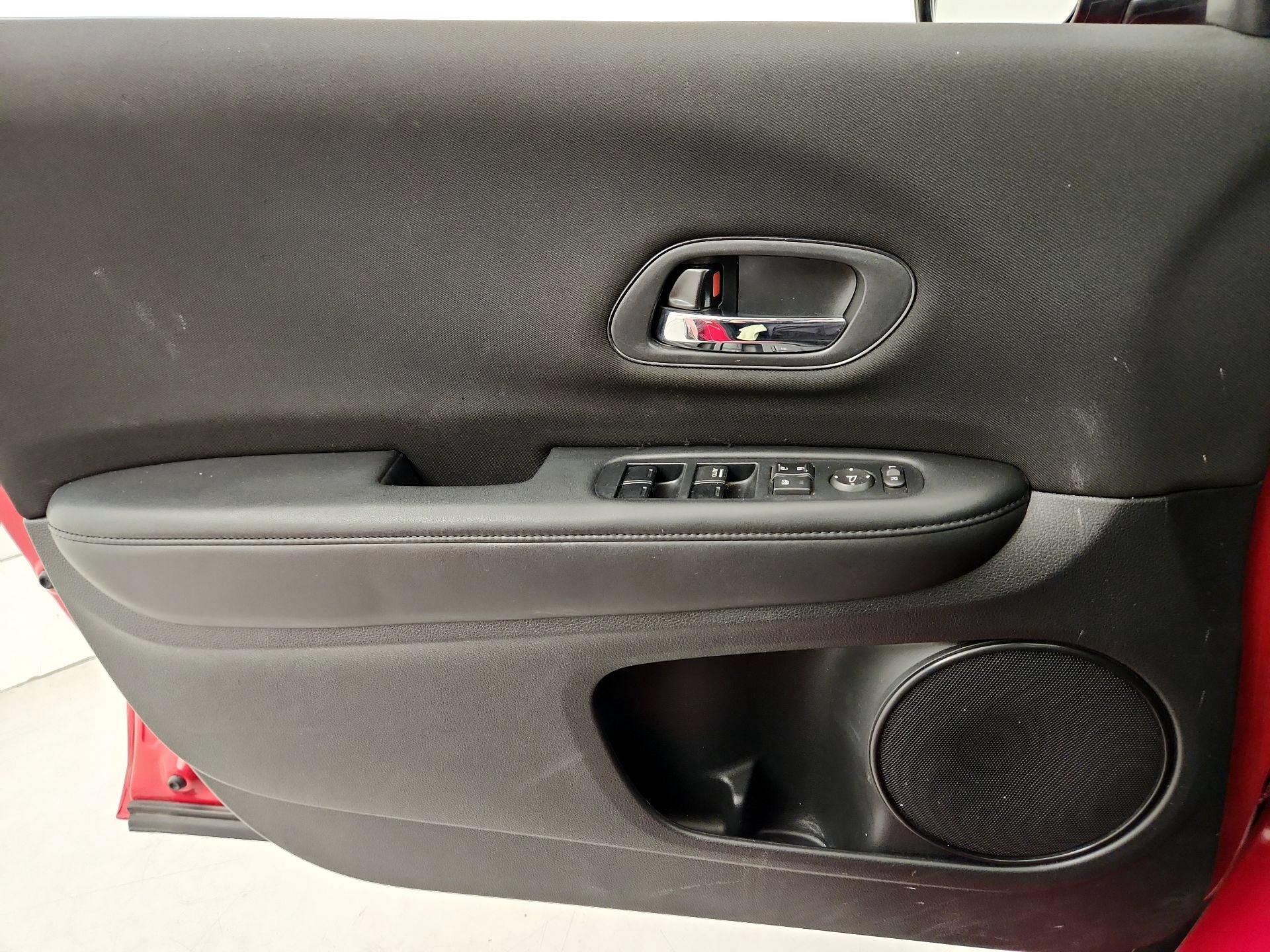 Thumbnail: 2017 Honda HR-V - 12