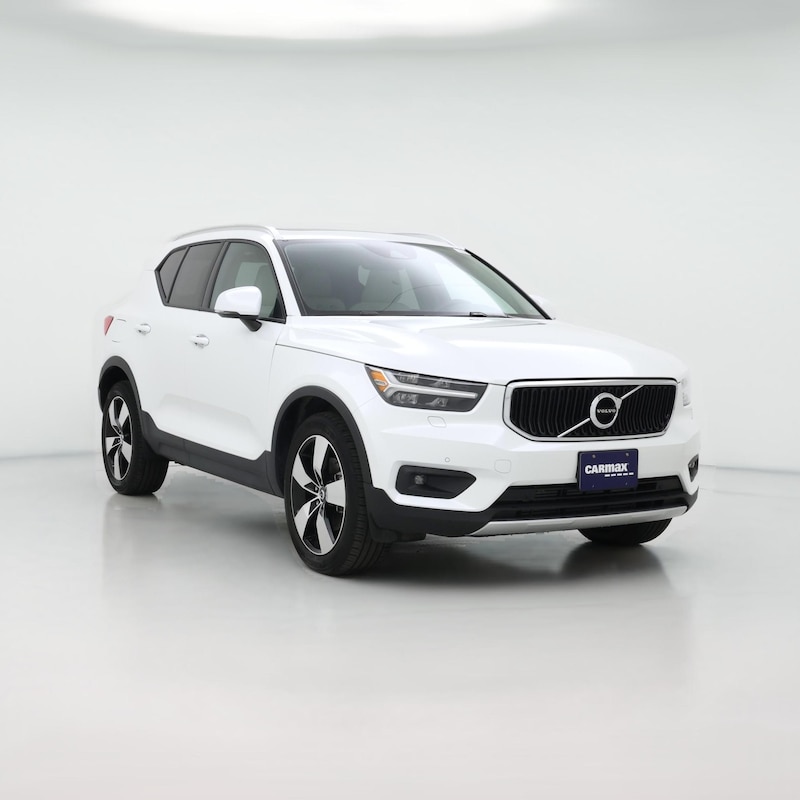 2022 Volvo XC40 T5 Momentum