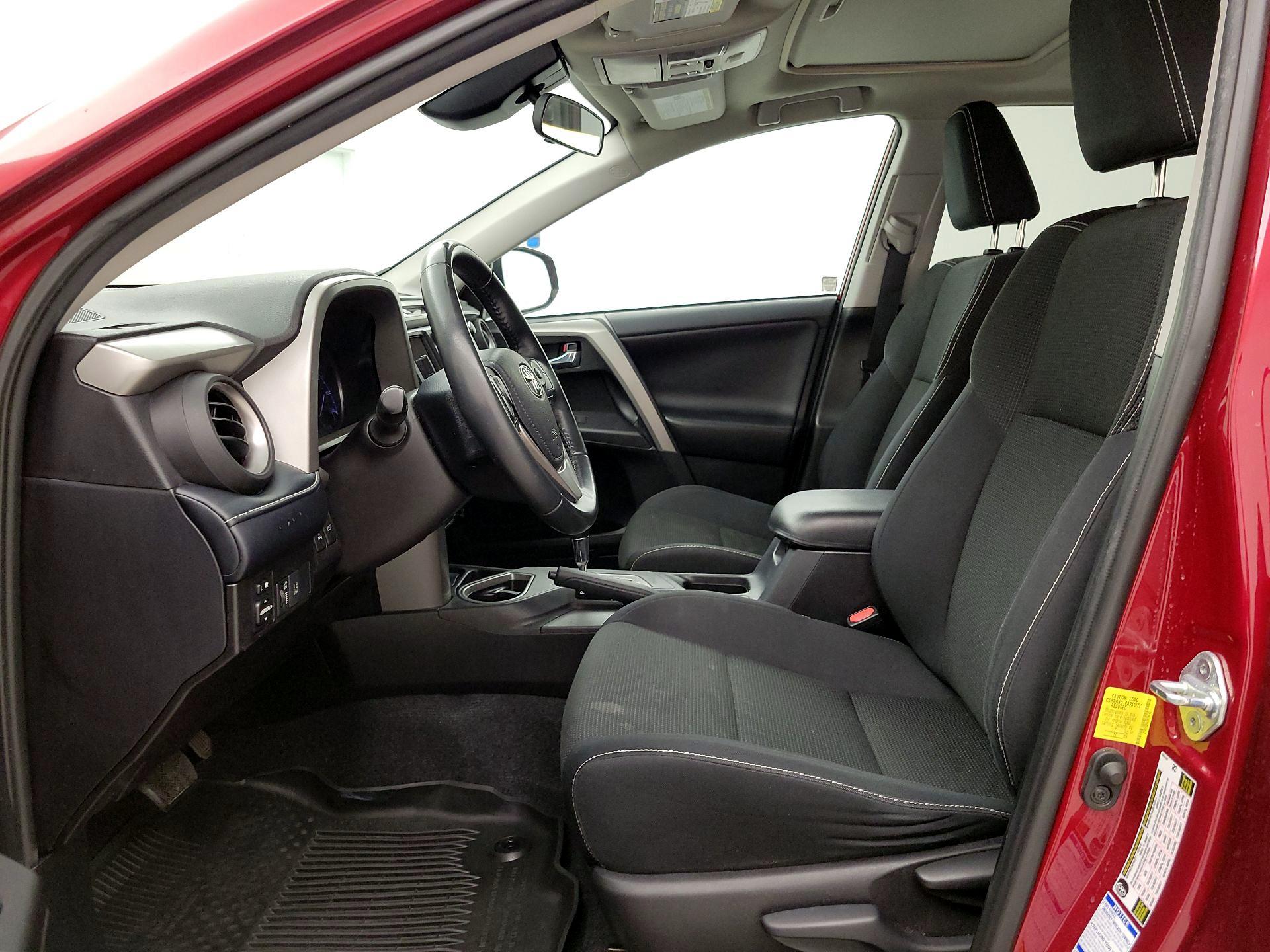 Thumbnail: 2018 Toyota RAV4 - 11