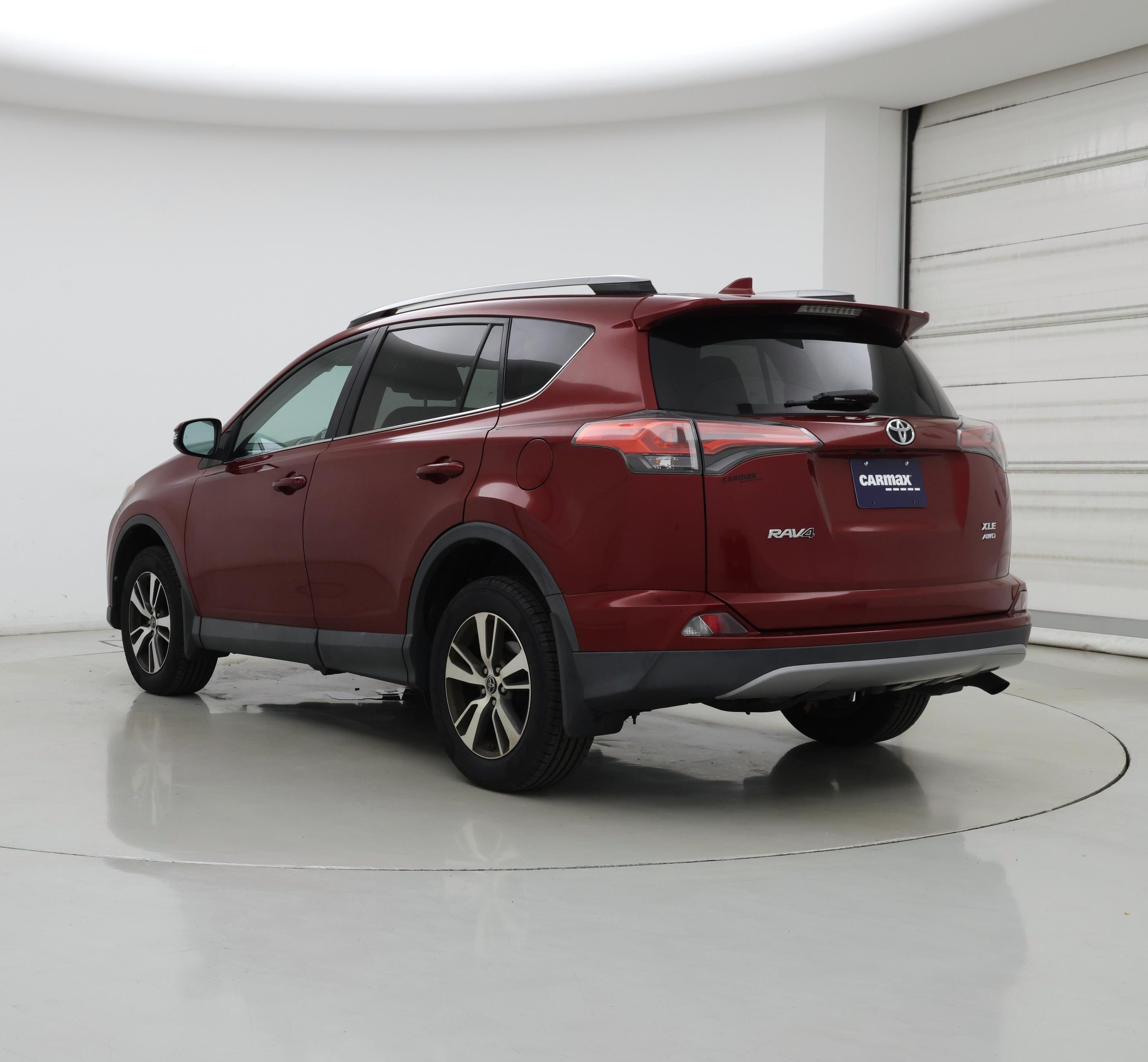 Thumbnail: 2018 Toyota RAV4 - 2