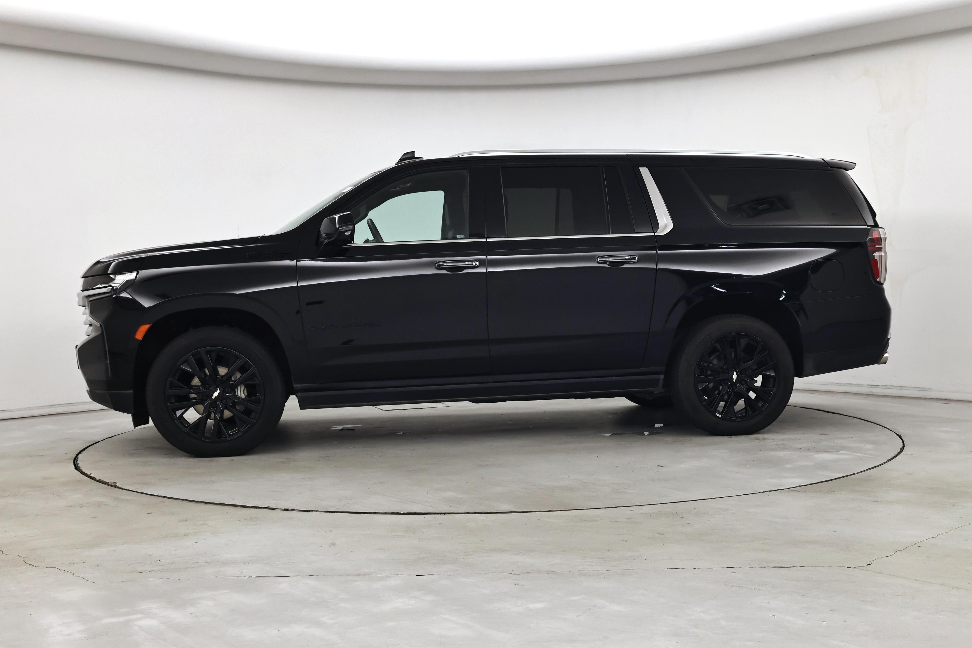 Thumbnail: 2021 Chevrolet Suburban - 3