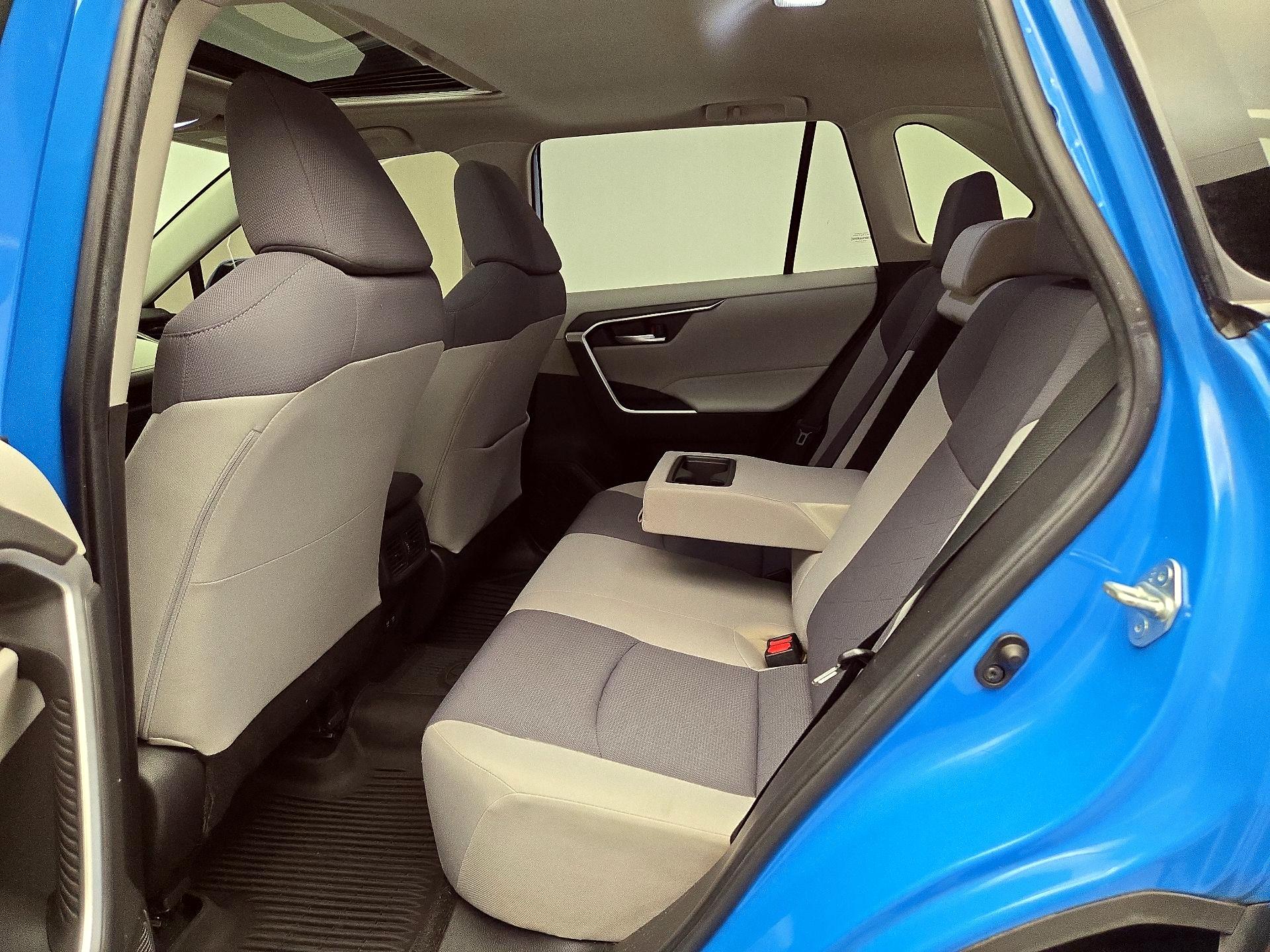 Thumbnail: 2021 Toyota RAV4 - 20