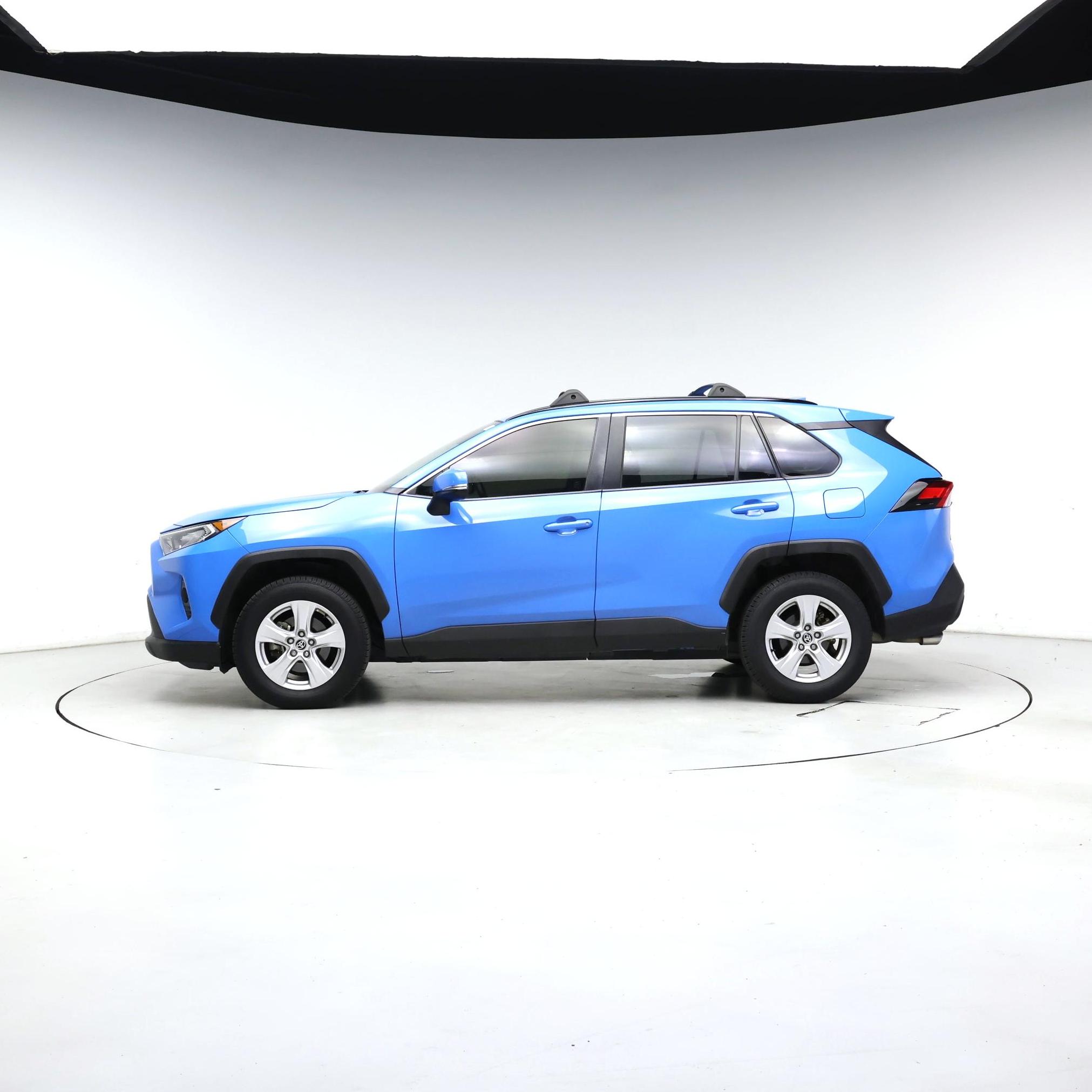 Thumbnail: 2021 Toyota RAV4 - 3