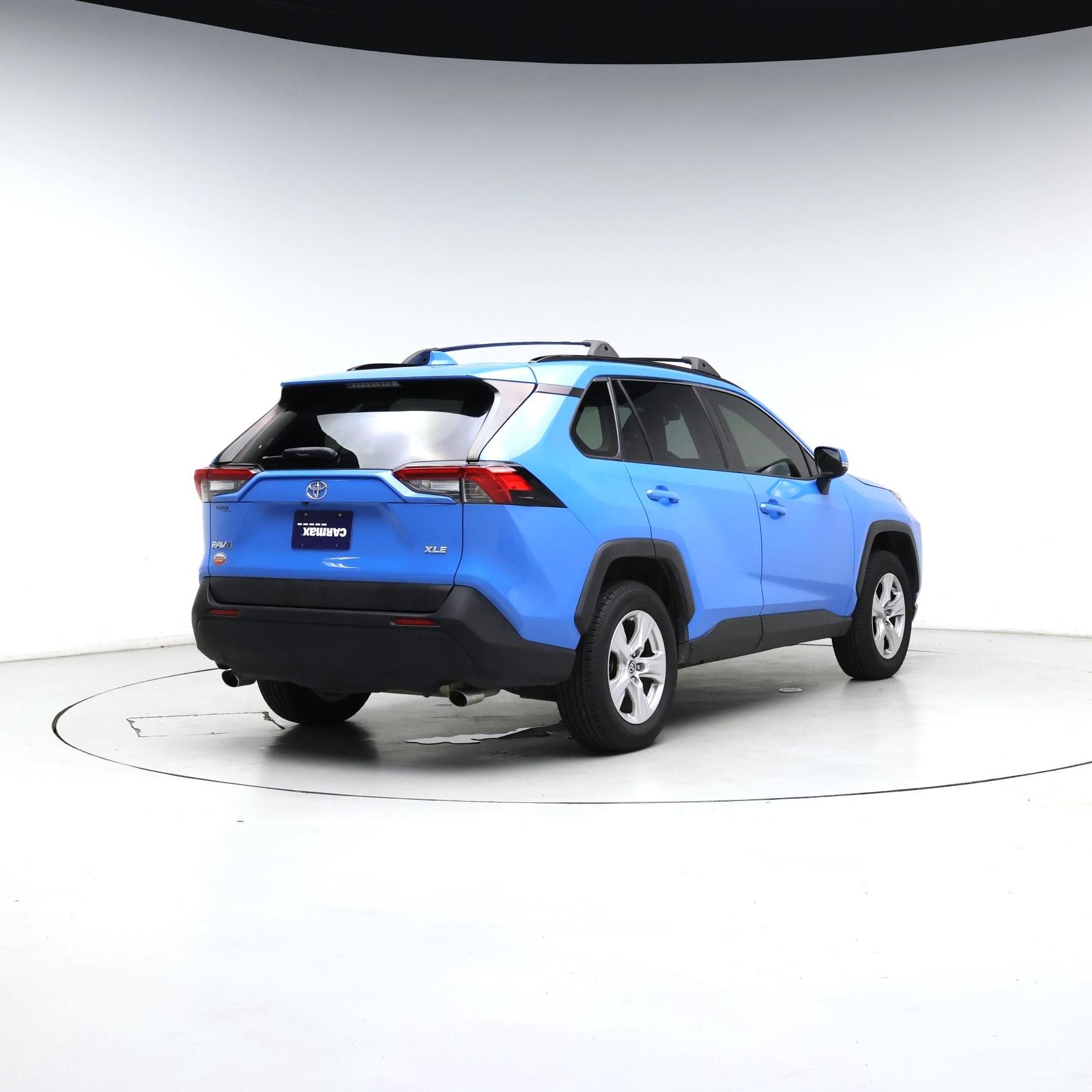 Thumbnail: 2021 Toyota RAV4 - 8