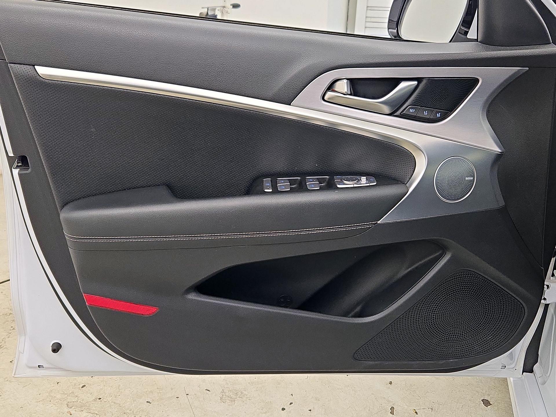 Thumbnail: 2019 Genesis G70 - 12