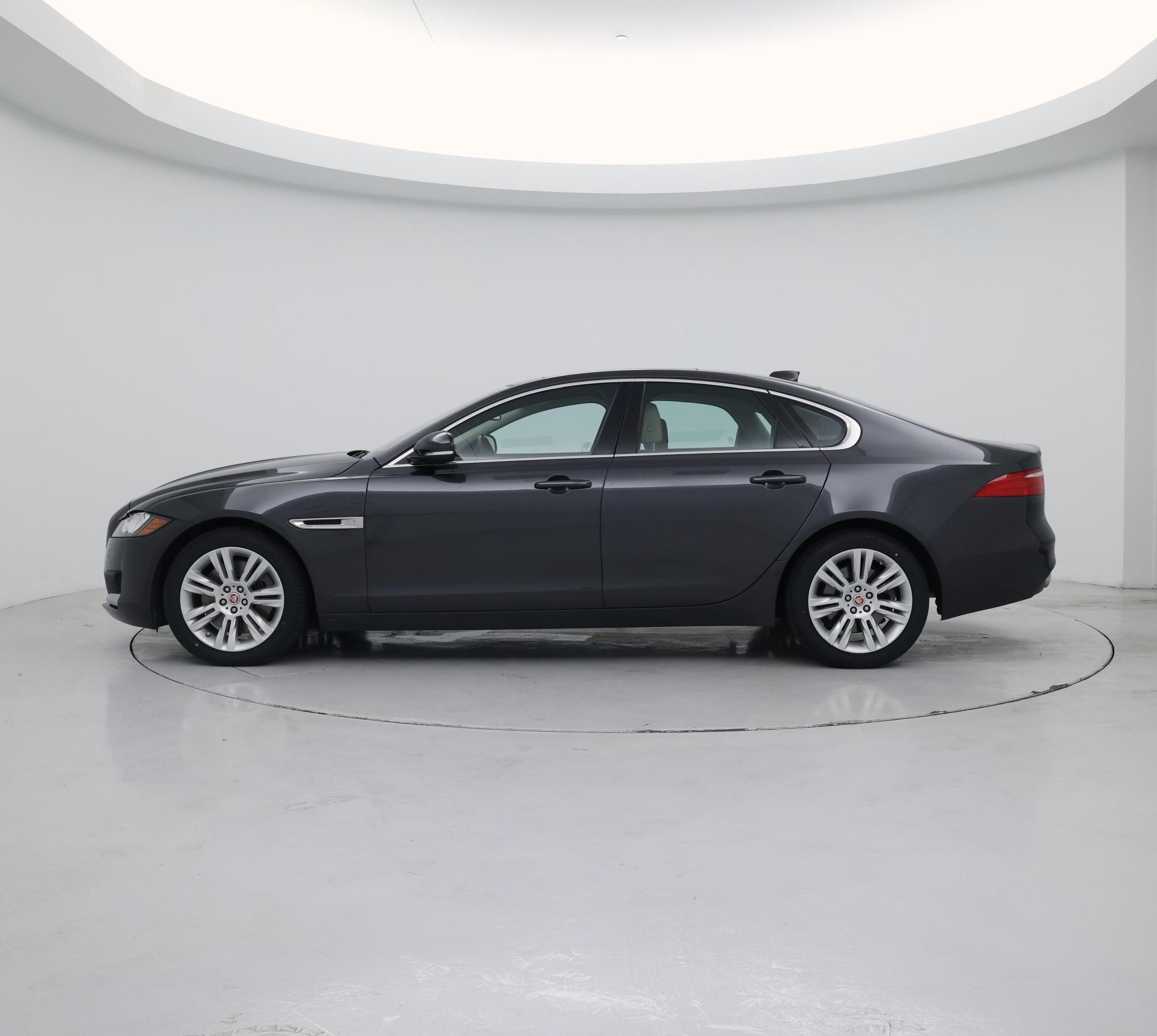 Thumbnail: 2017 Jaguar XF - 3