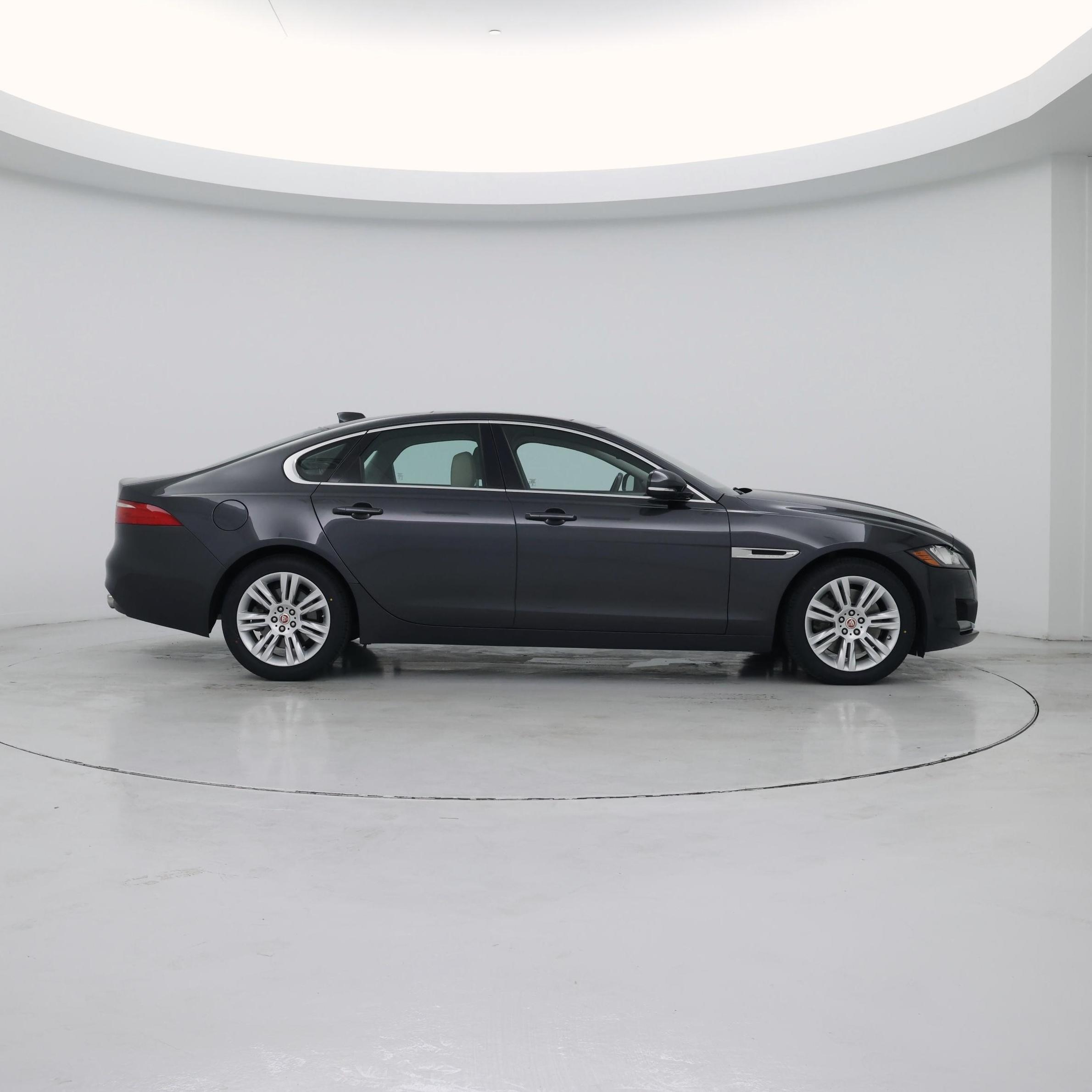 Thumbnail: 2017 Jaguar XF - 7