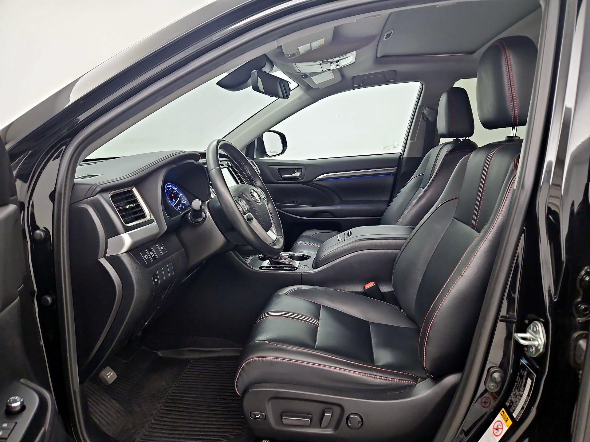 Thumbnail: 2019 Toyota Highlander - 11
