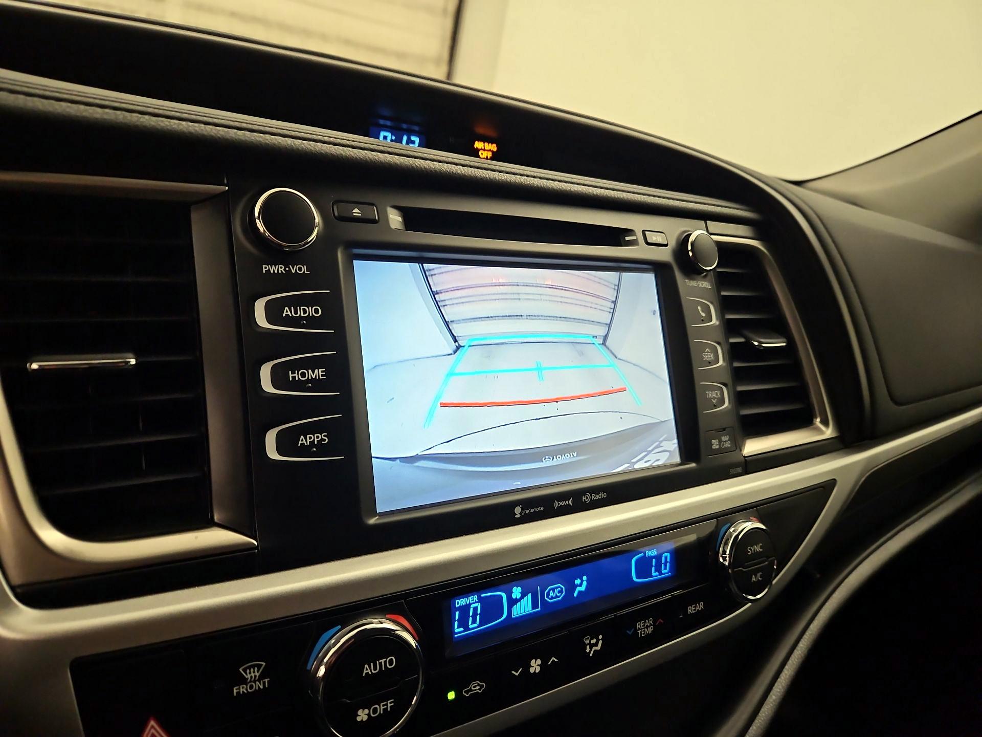 Thumbnail: 2019 Toyota Highlander - 14