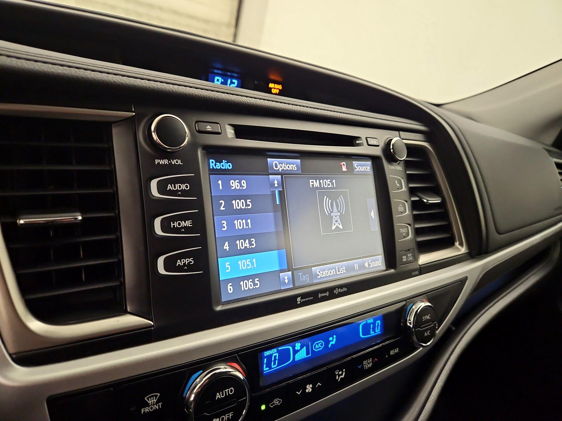 Thumbnail: 2019 Toyota Highlander - 15