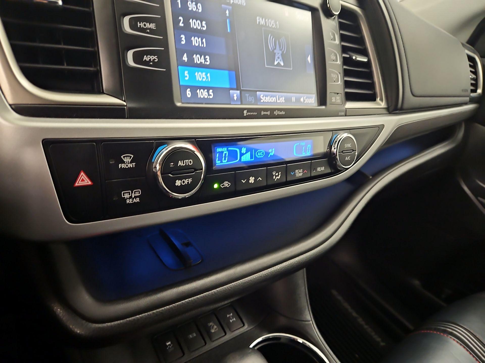 Thumbnail: 2019 Toyota Highlander - 16