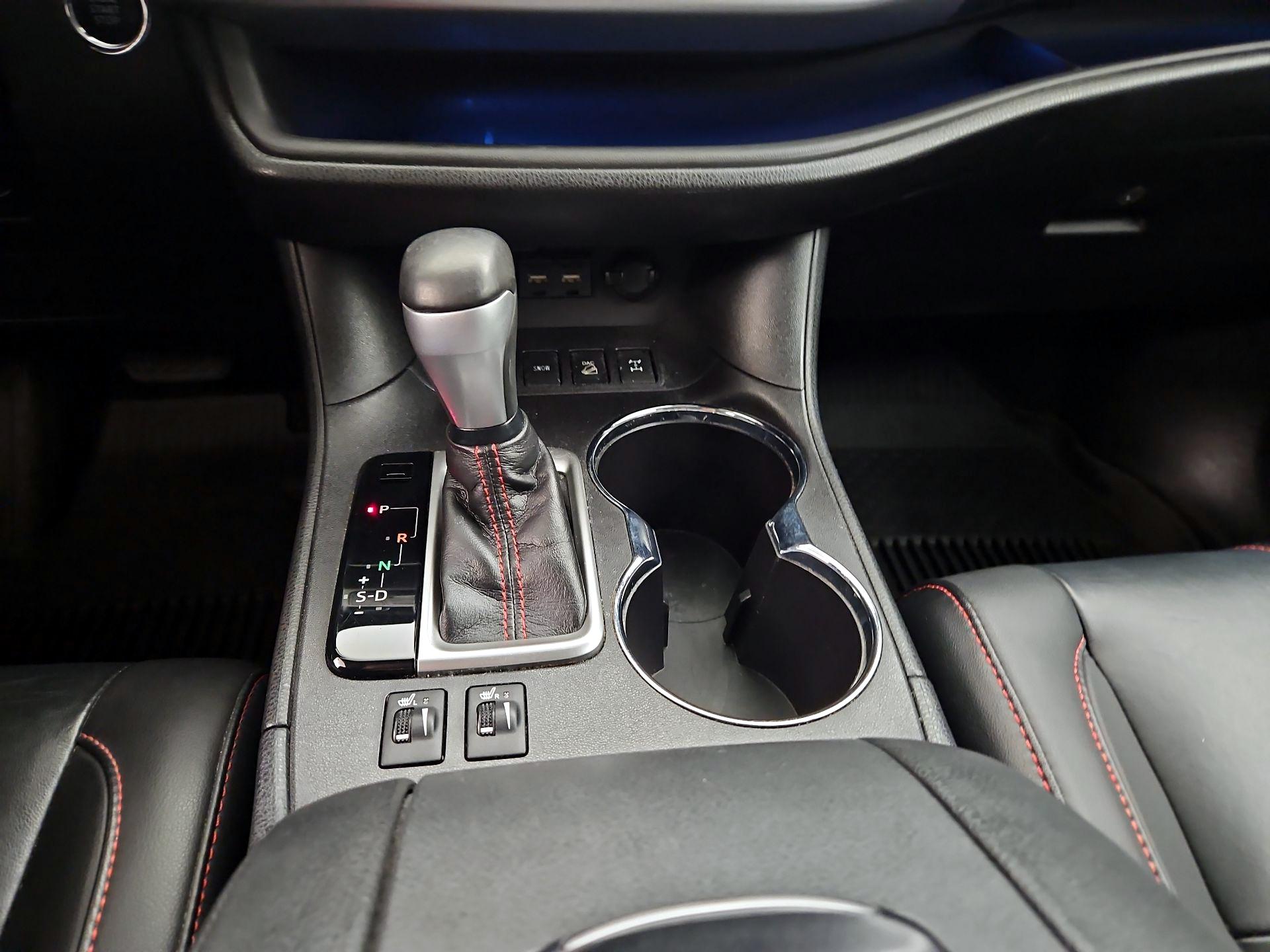 Thumbnail: 2019 Toyota Highlander - 17