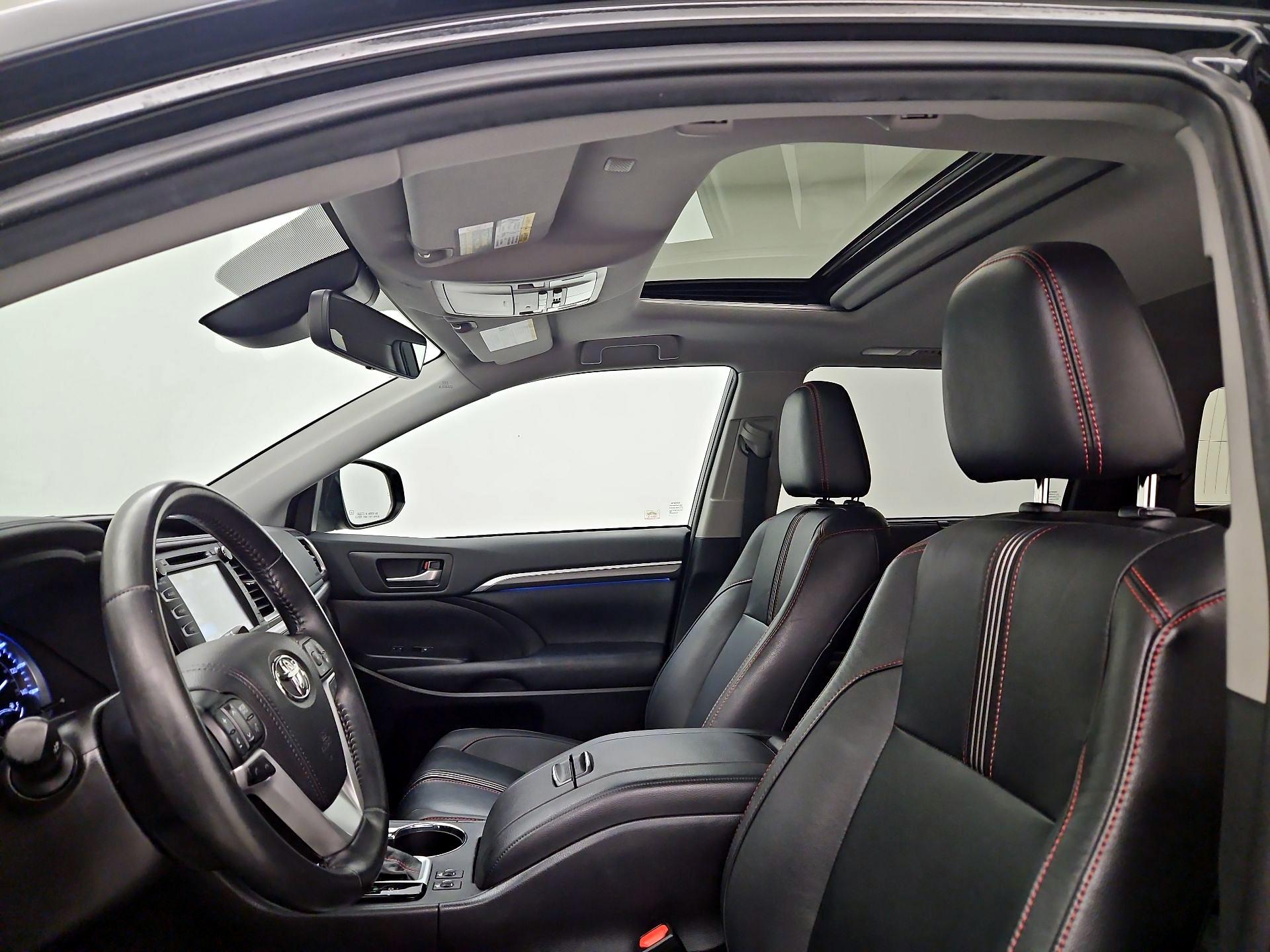 Thumbnail: 2019 Toyota Highlander - 19
