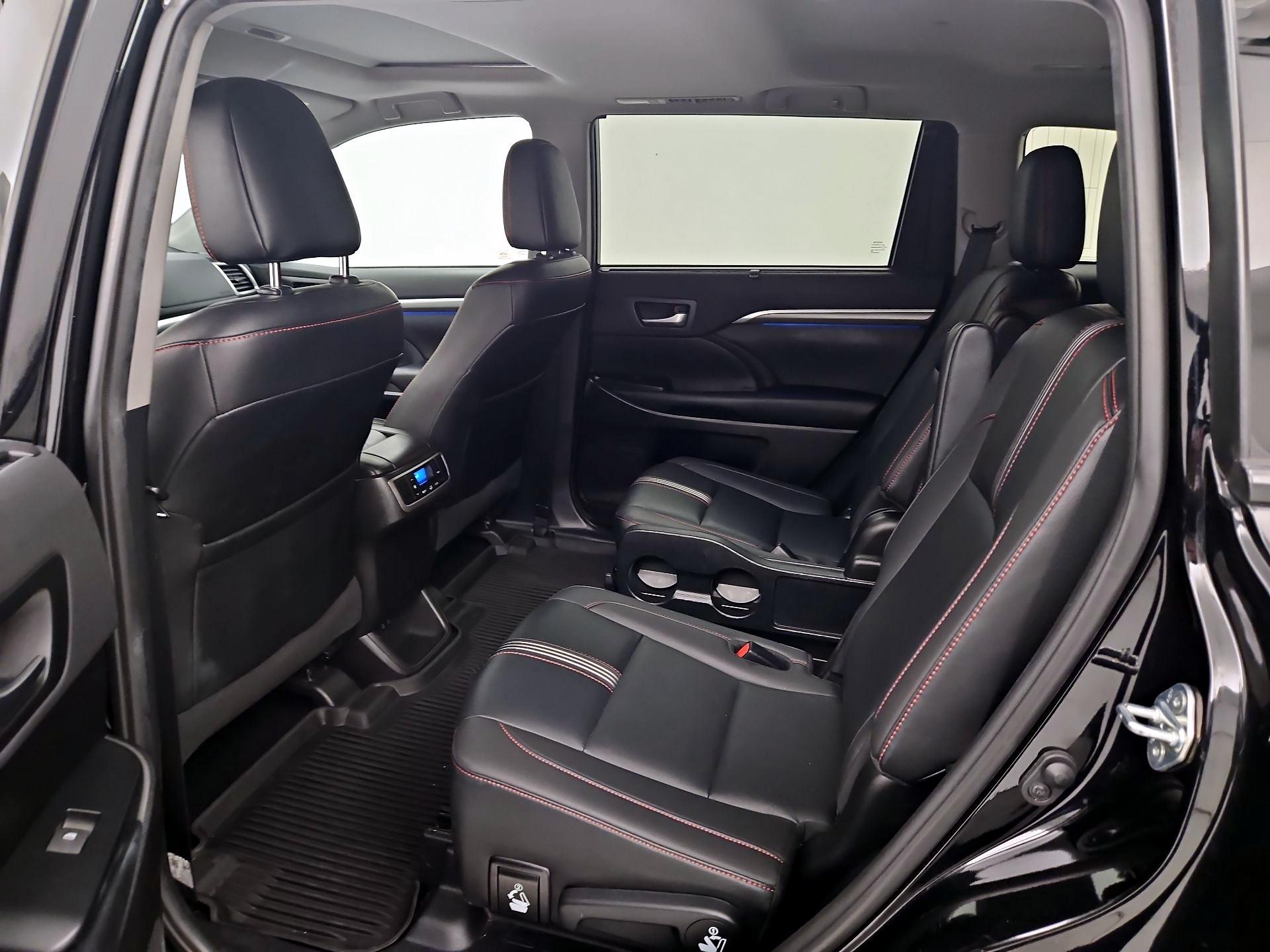 Thumbnail: 2019 Toyota Highlander - 20