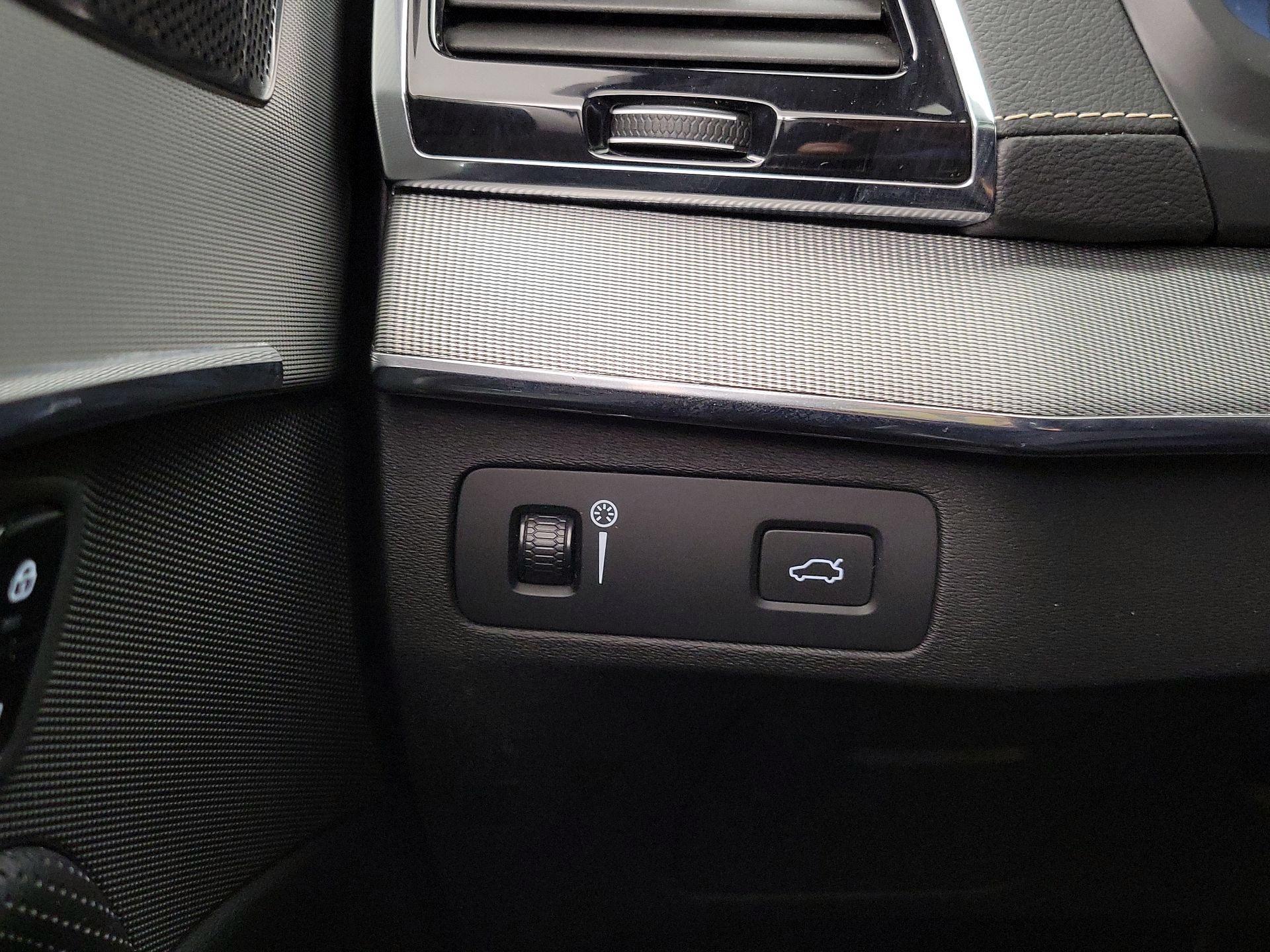 Thumbnail: 2020 Volvo XC90 - 13