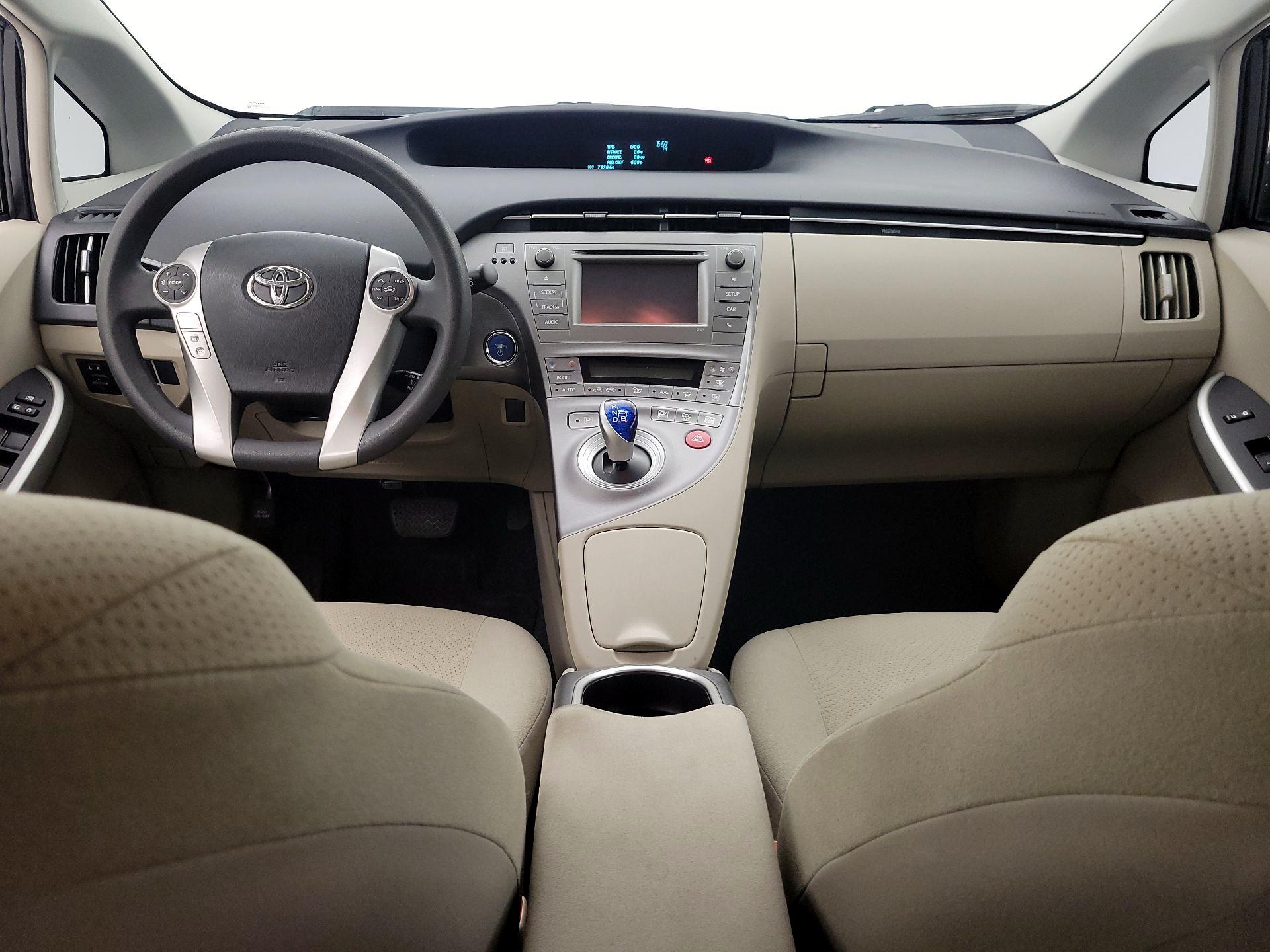 Thumbnail: 2015 Toyota Prius - 9