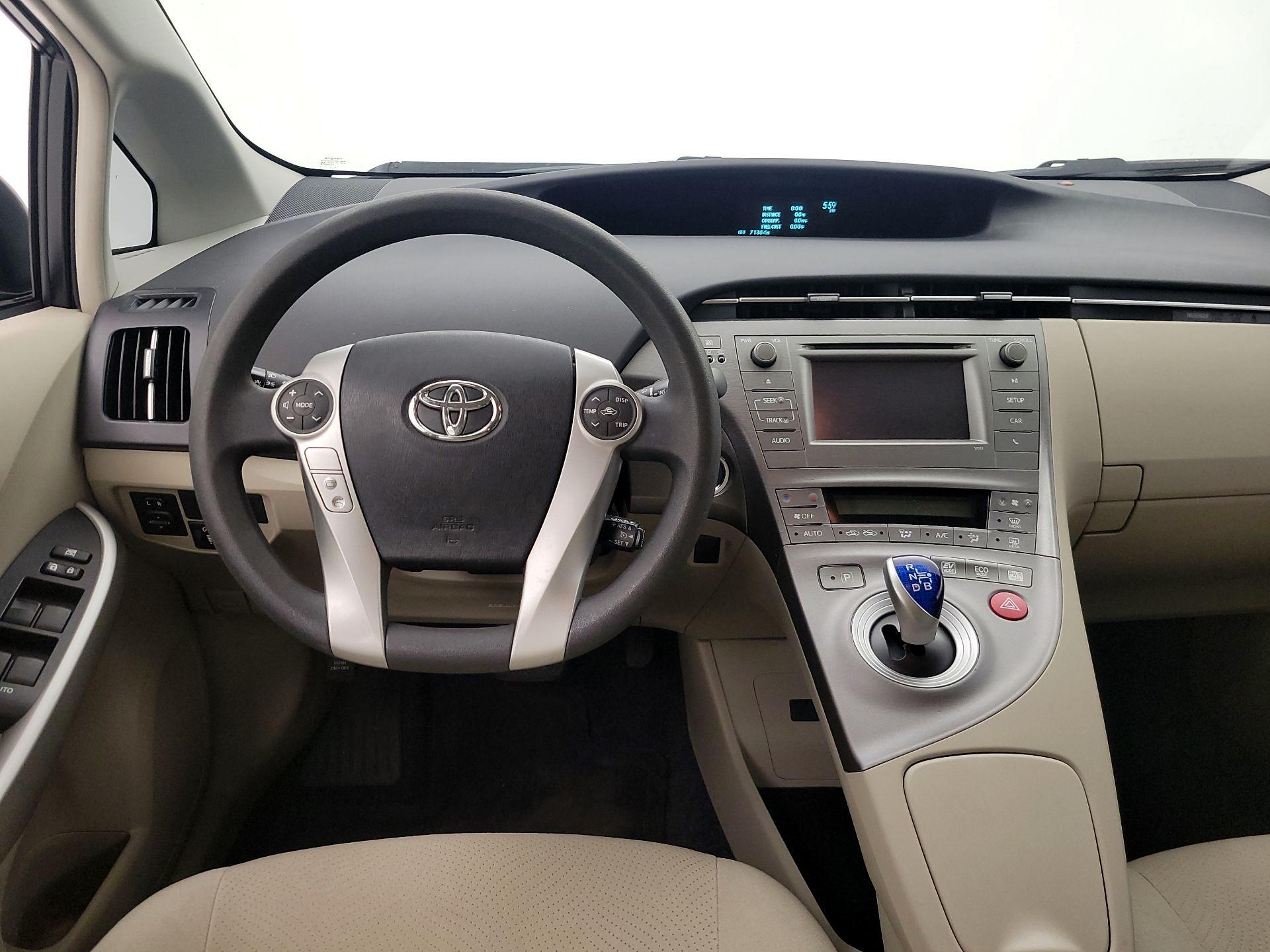 Thumbnail: 2015 Toyota Prius - 10