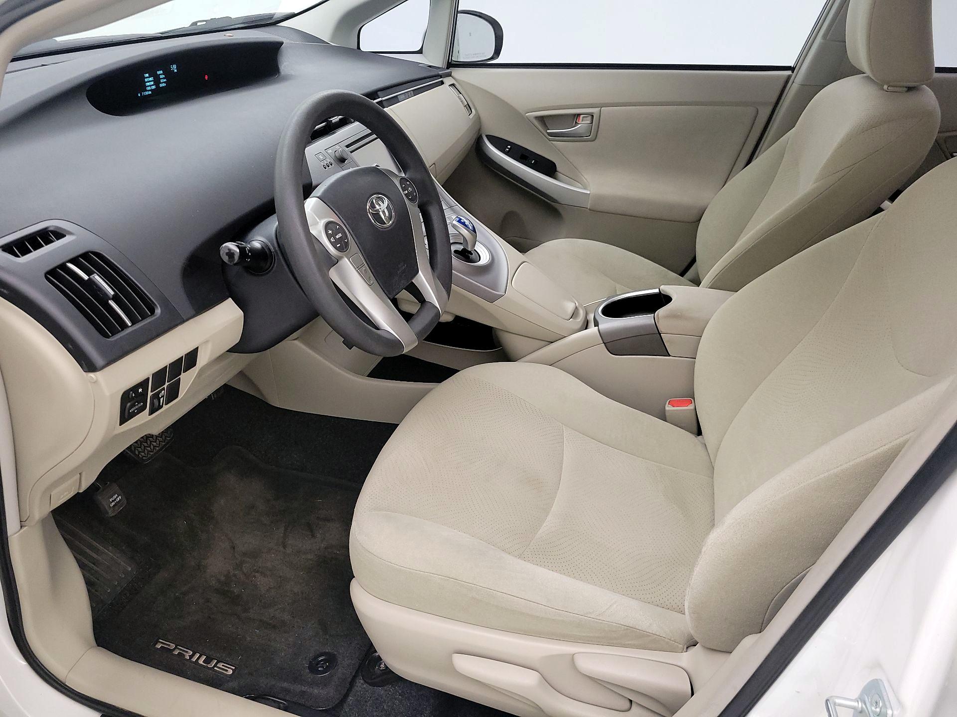 Thumbnail: 2015 Toyota Prius - 11