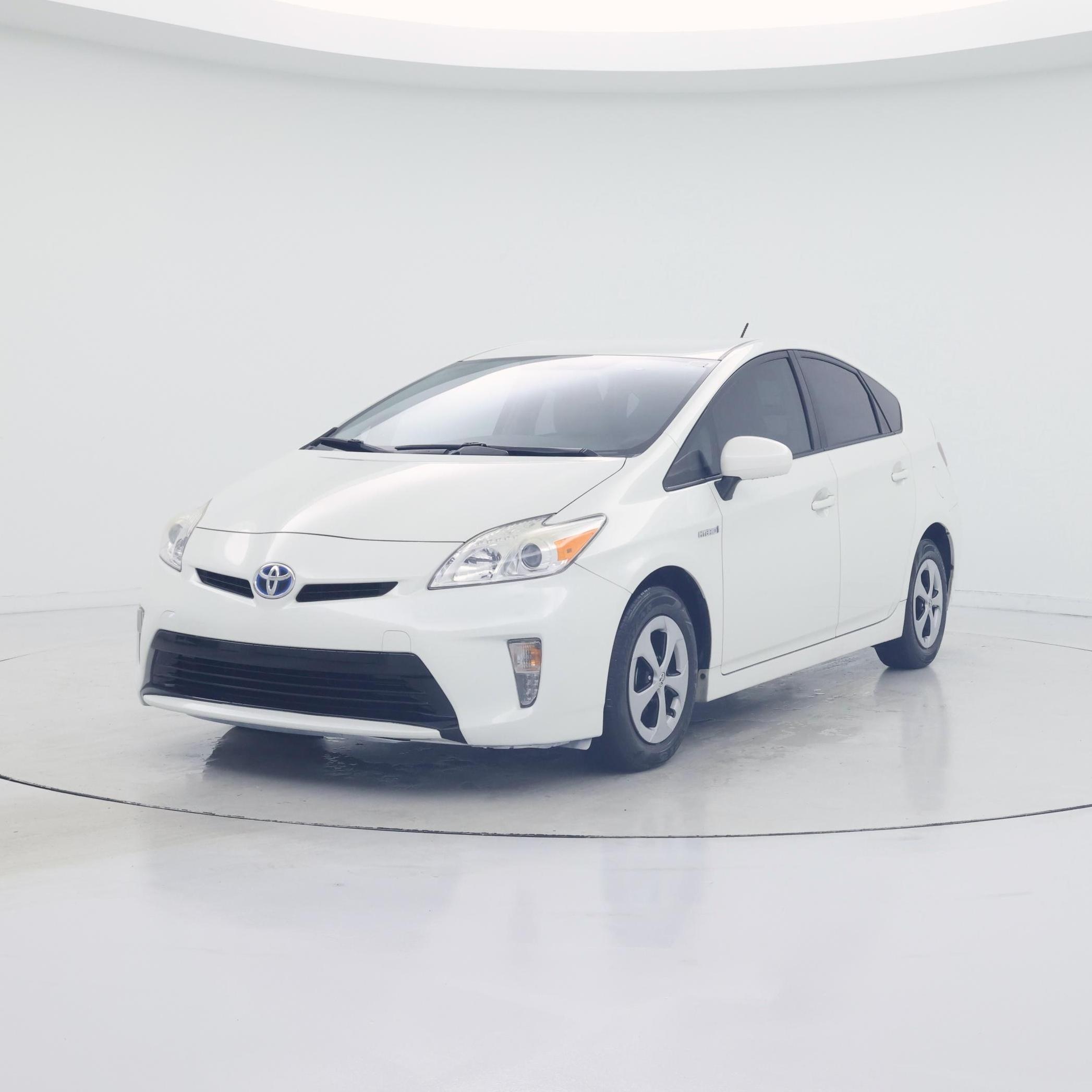 Thumbnail: 2015 Toyota Prius - 4