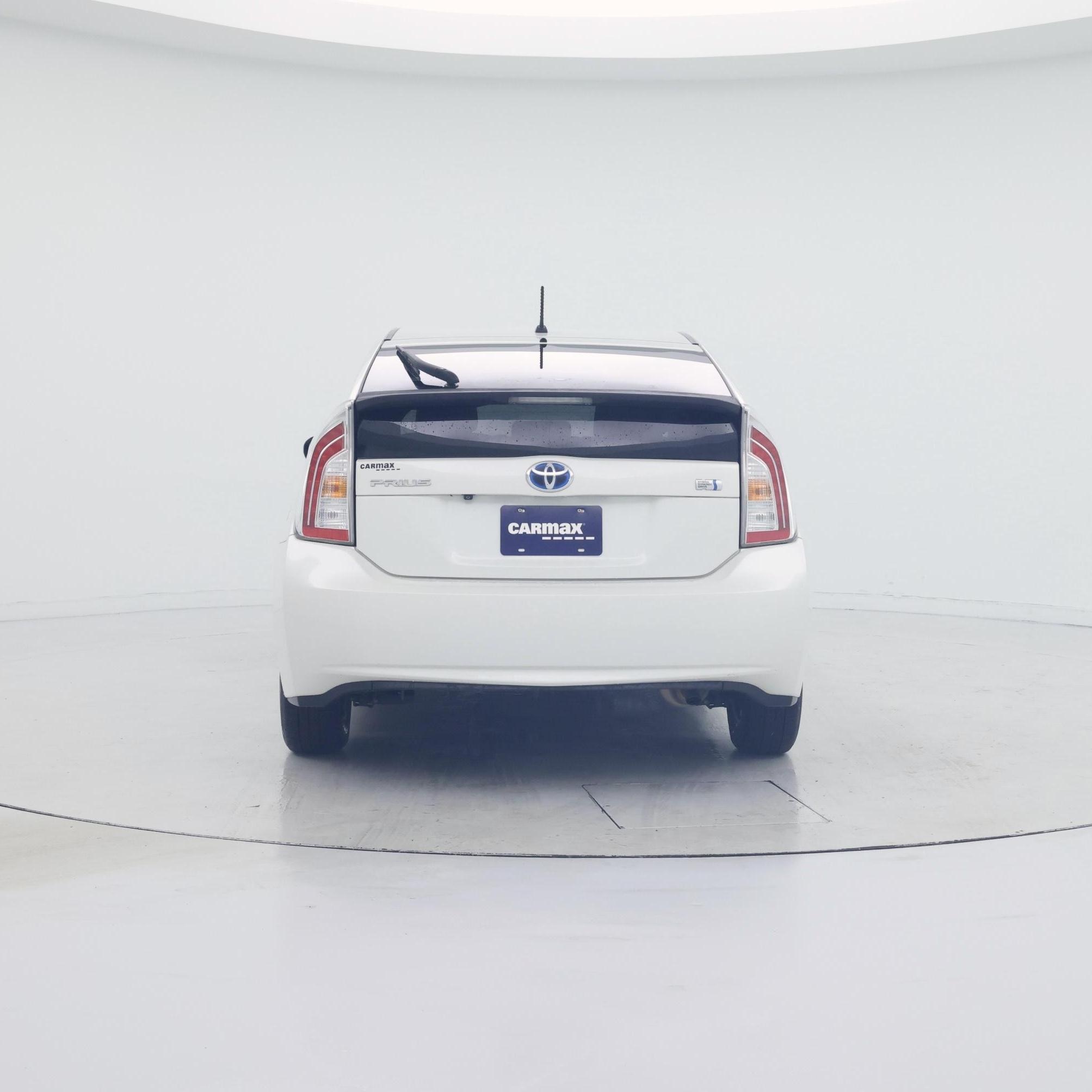 Thumbnail: 2015 Toyota Prius - 6