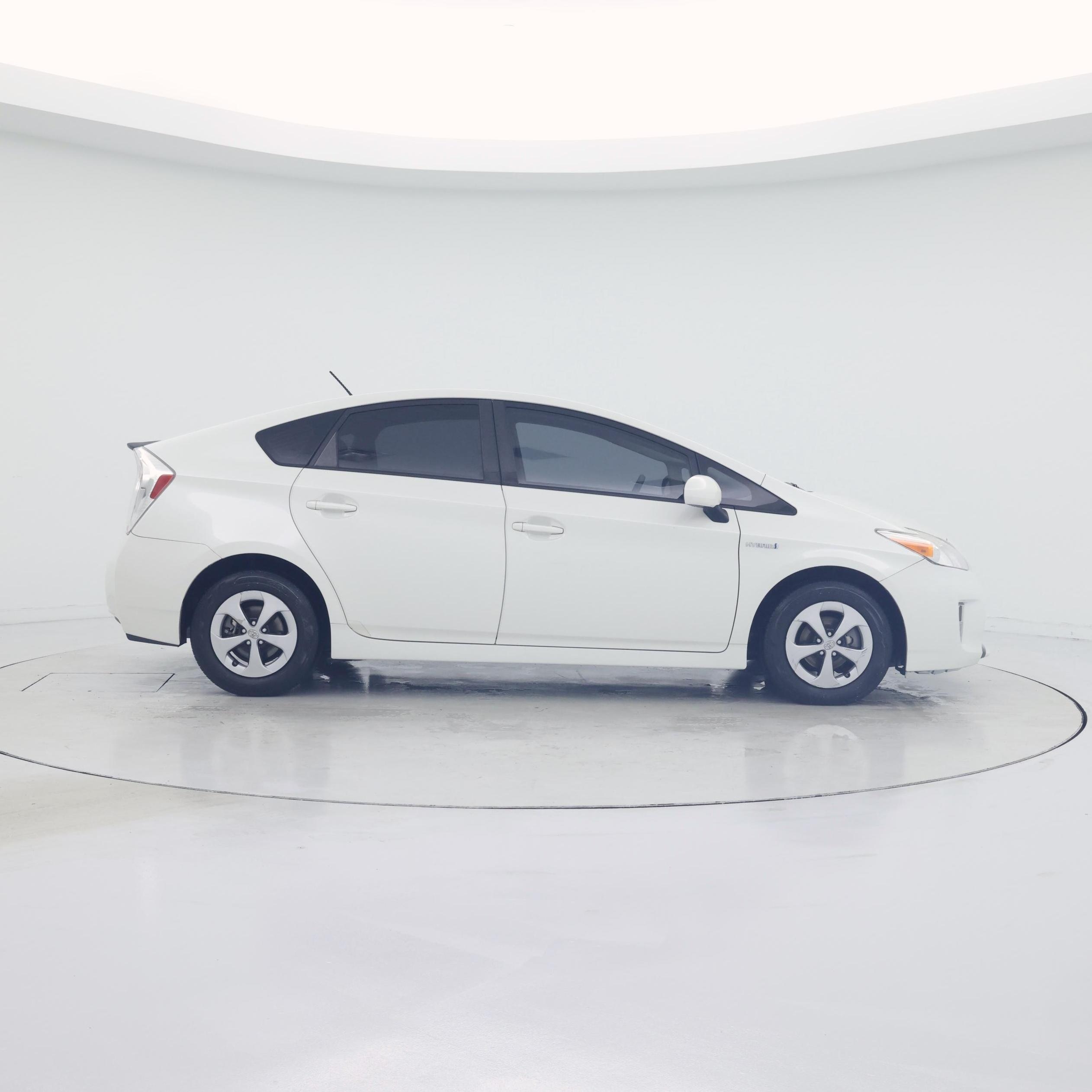 Thumbnail: 2015 Toyota Prius - 7