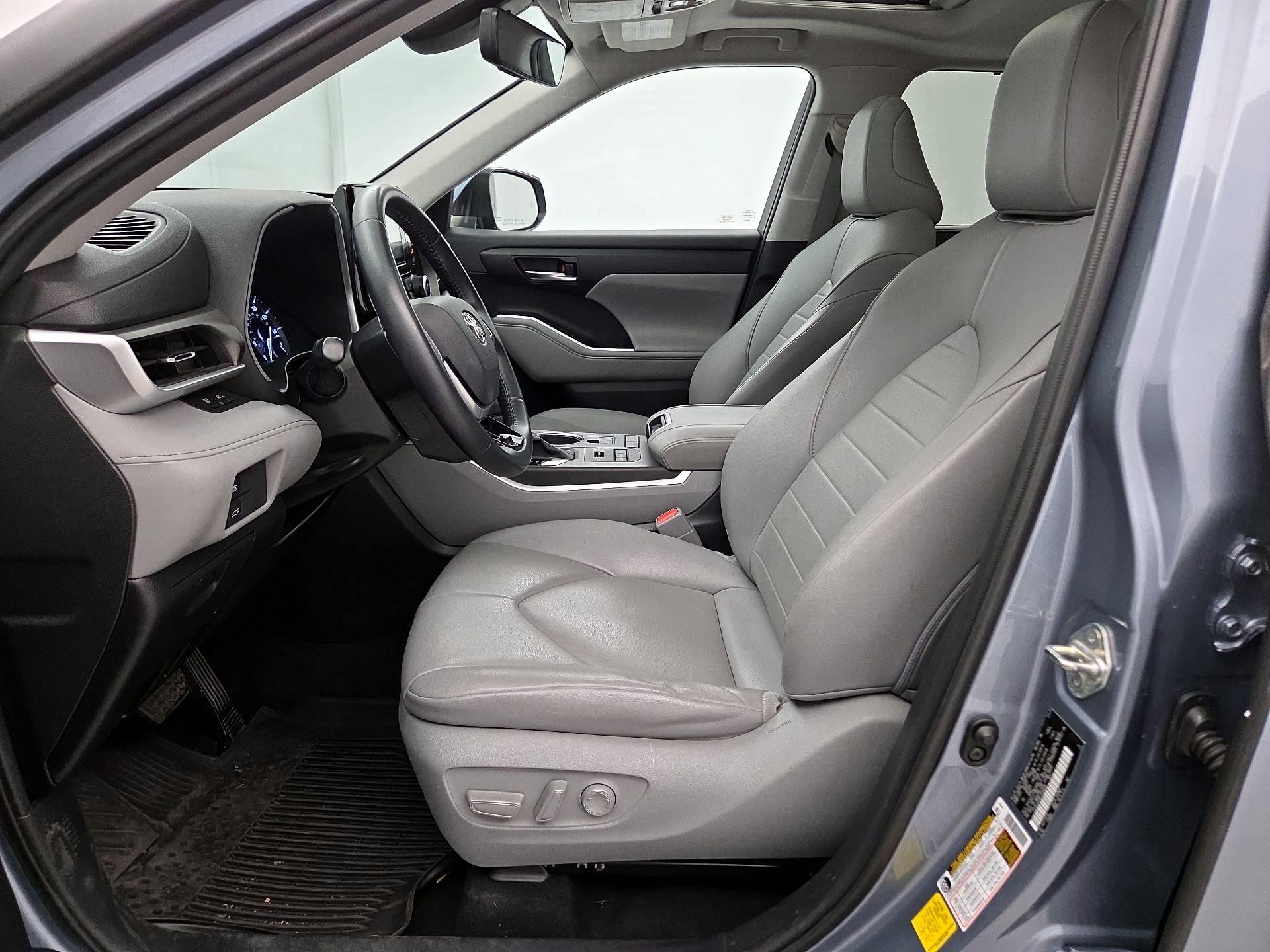 Thumbnail: 2020 Toyota Highlander - 11