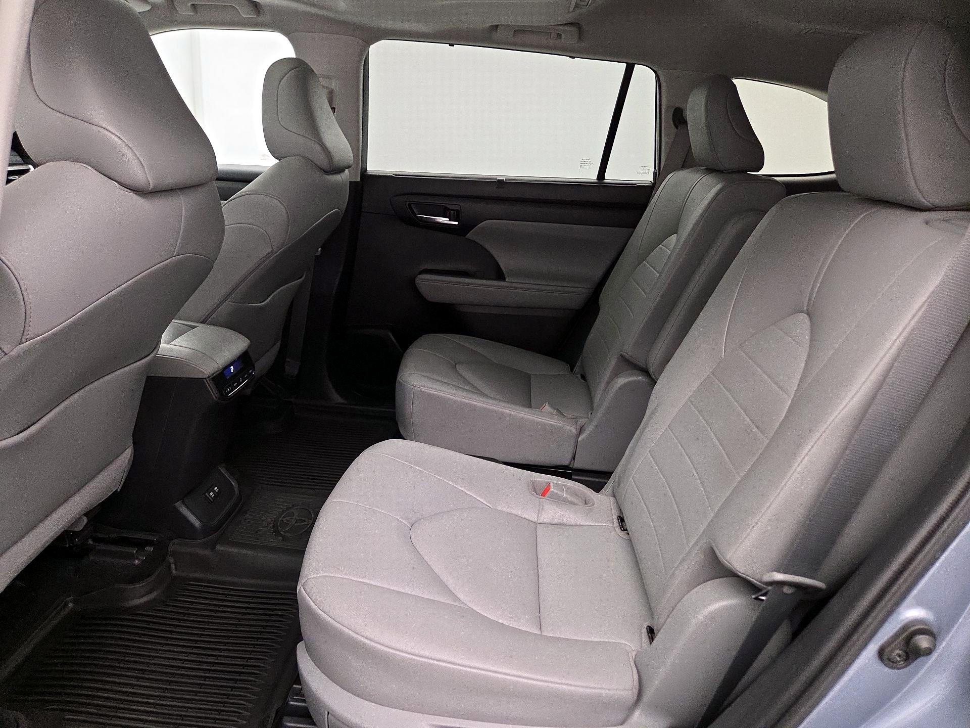 Thumbnail: 2020 Toyota Highlander - 20