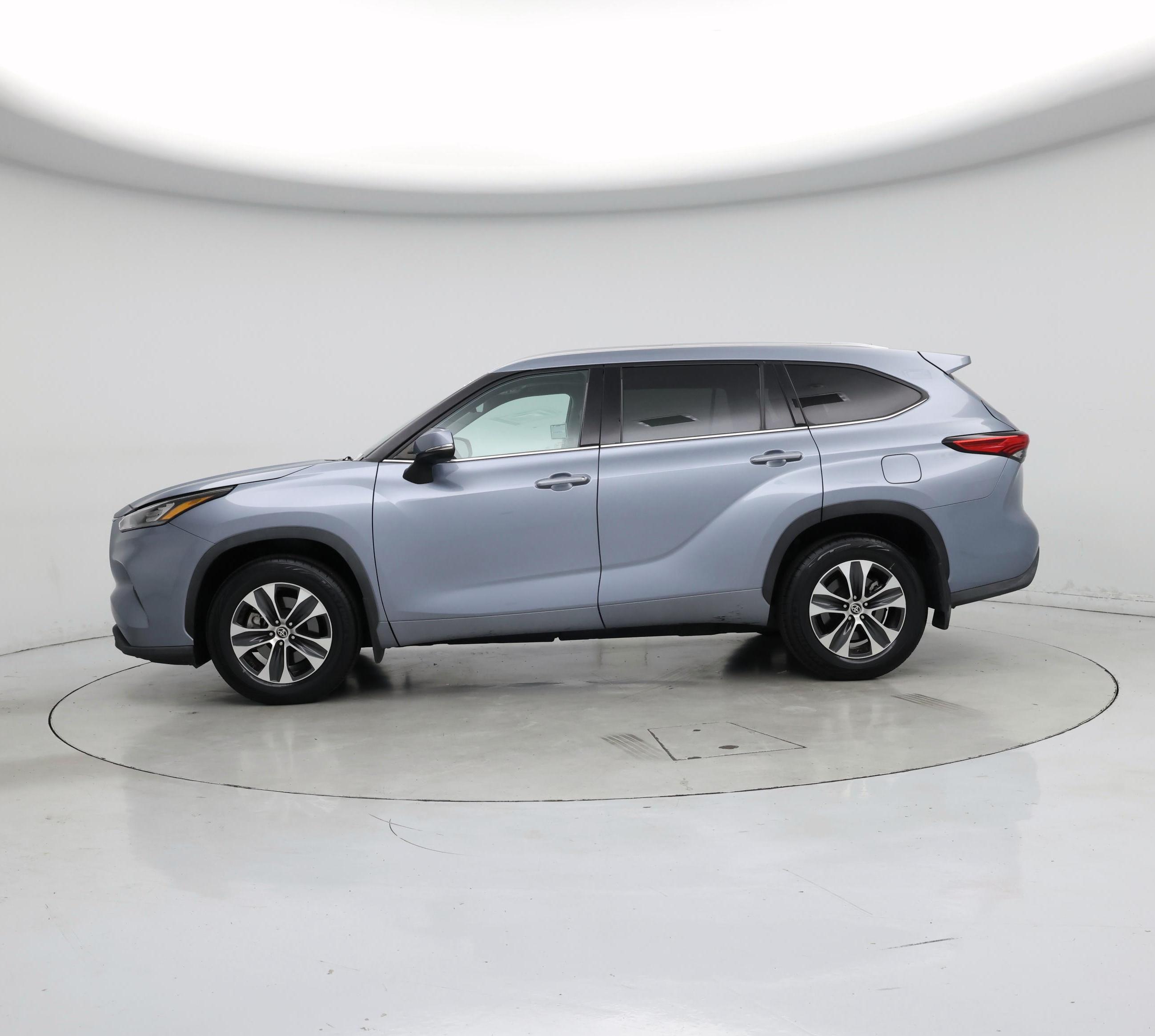 Thumbnail: 2020 Toyota Highlander - 3