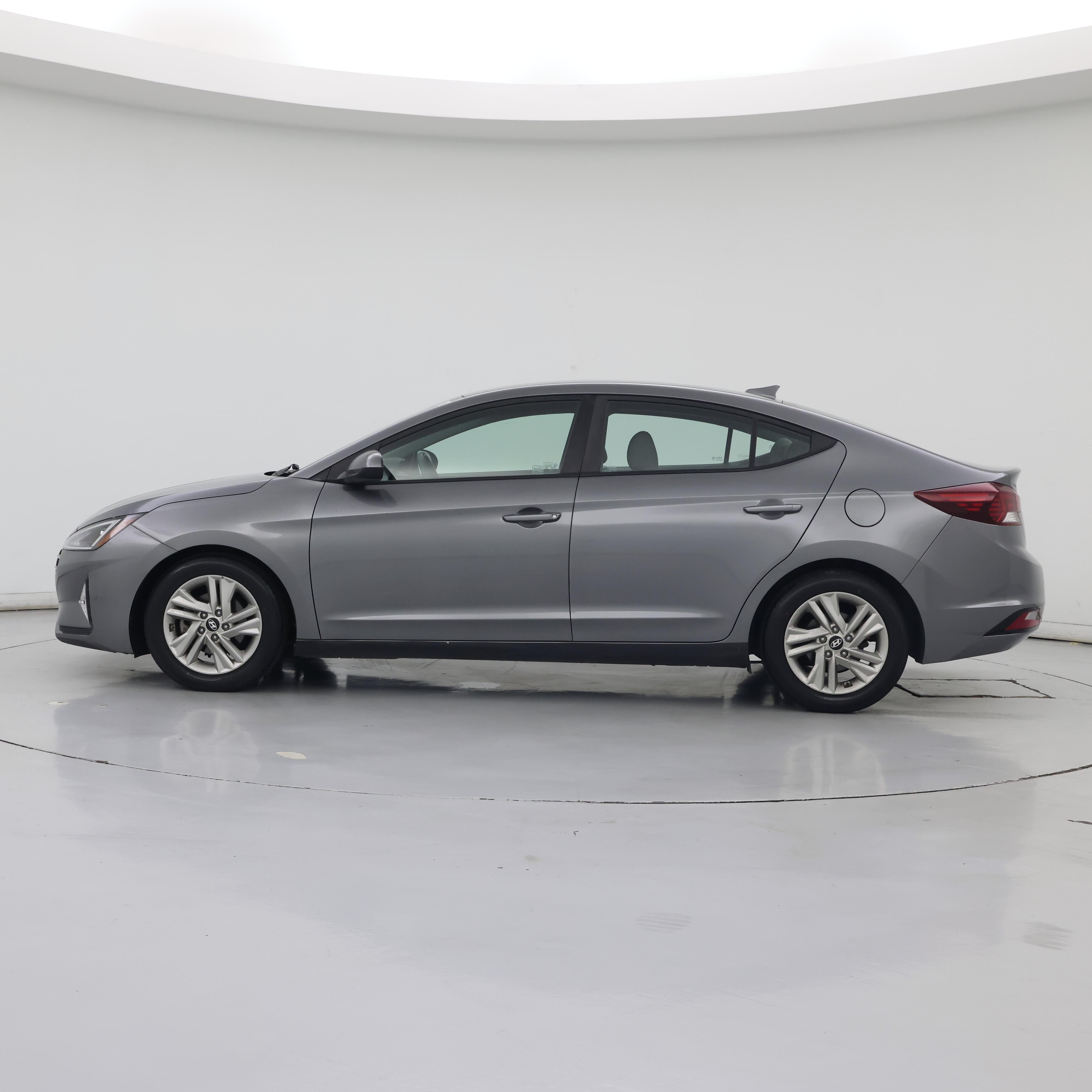Thumbnail: 2019 Hyundai Elantra - 3