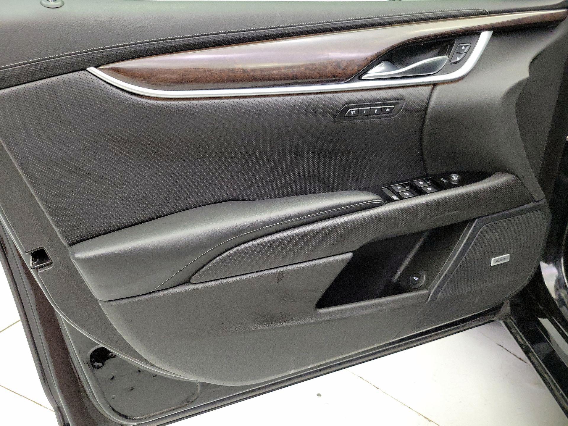 Thumbnail: 2016 Cadillac XTS - 12