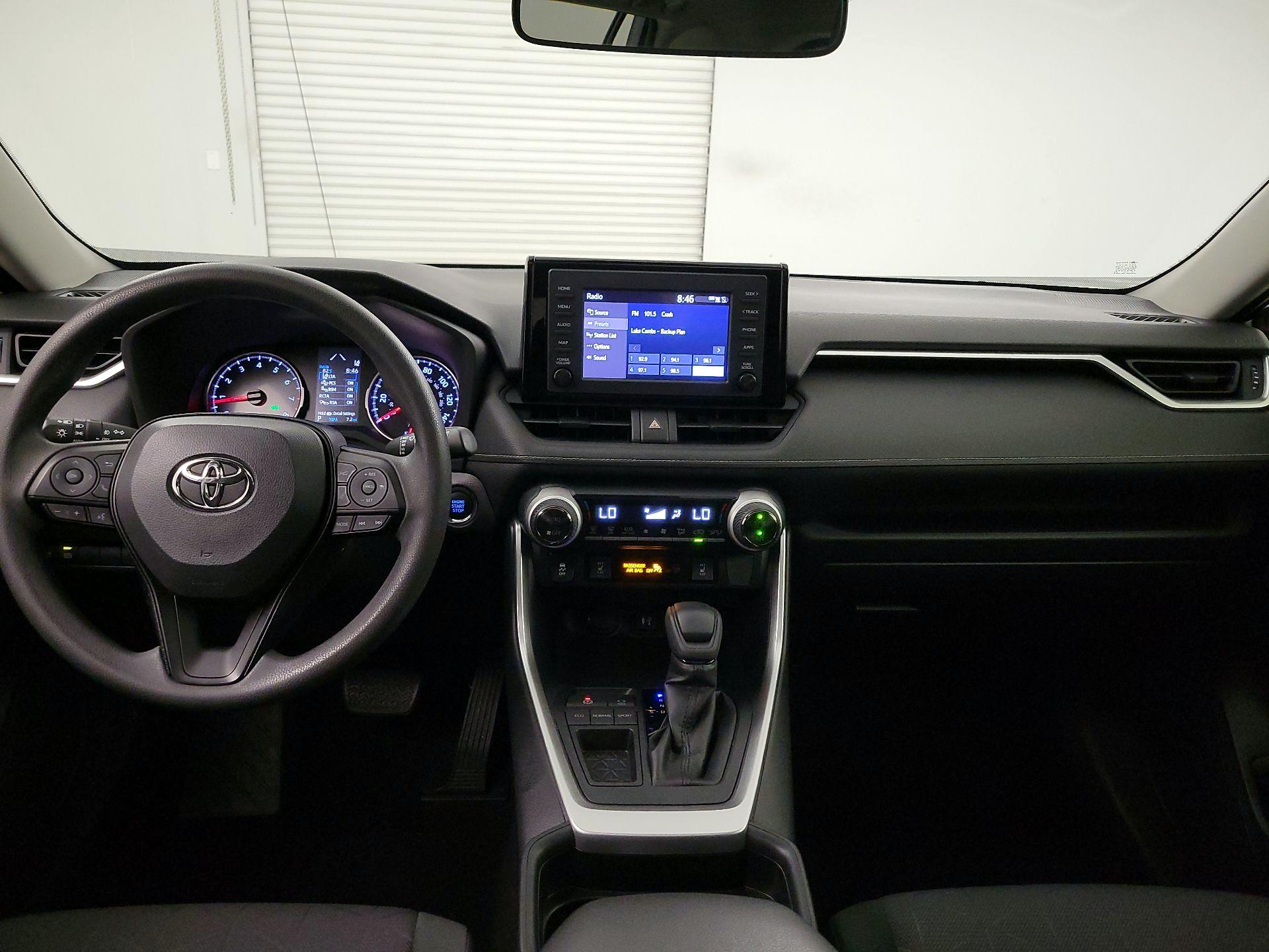 Thumbnail: 2019 Toyota RAV4 - 9