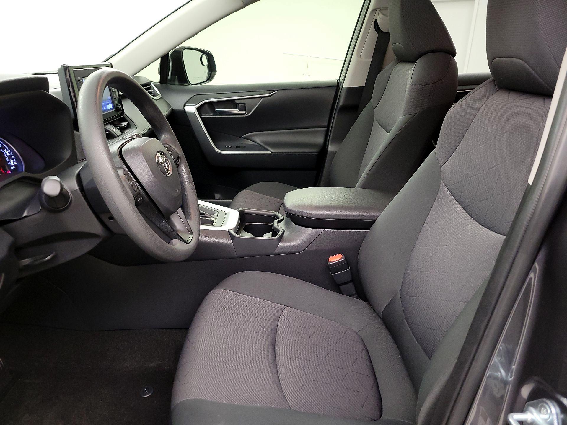 Thumbnail: 2019 Toyota RAV4 - 11