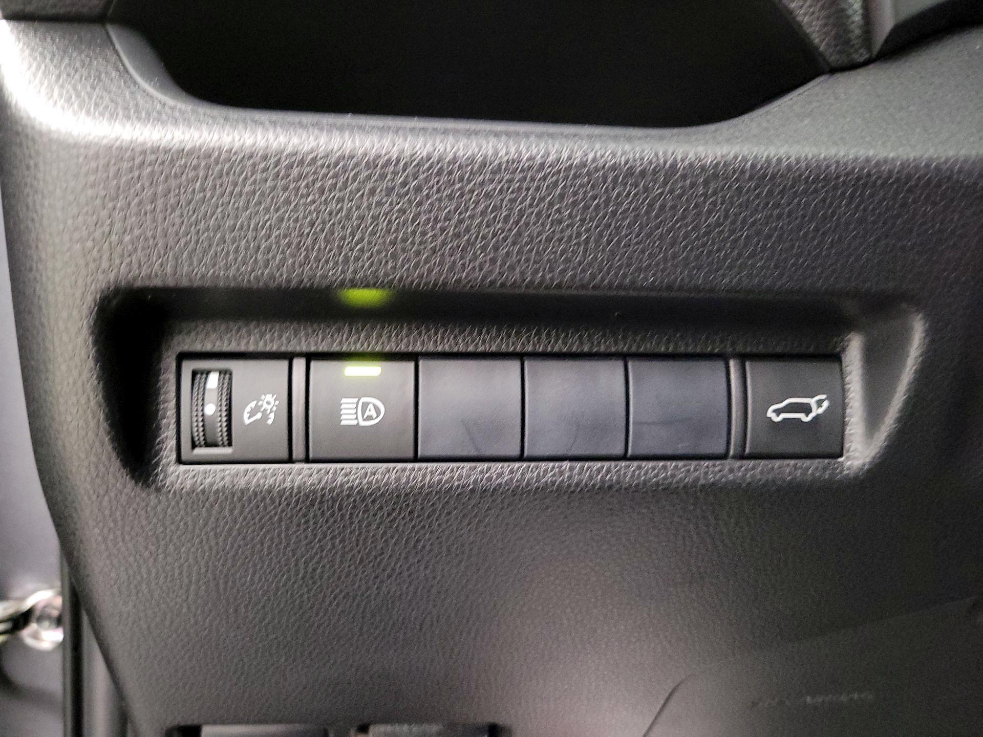 Thumbnail: 2019 Toyota RAV4 - 13