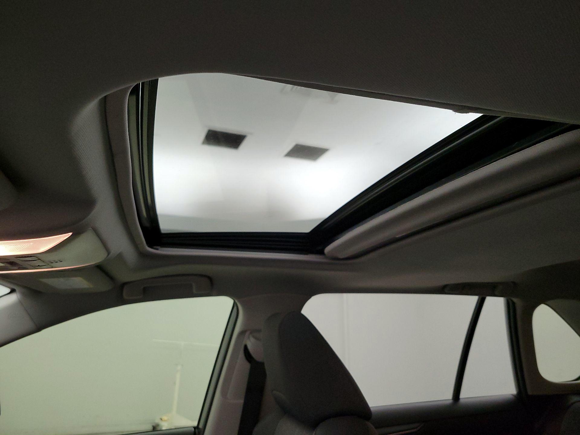 Thumbnail: 2019 Toyota RAV4 - 19