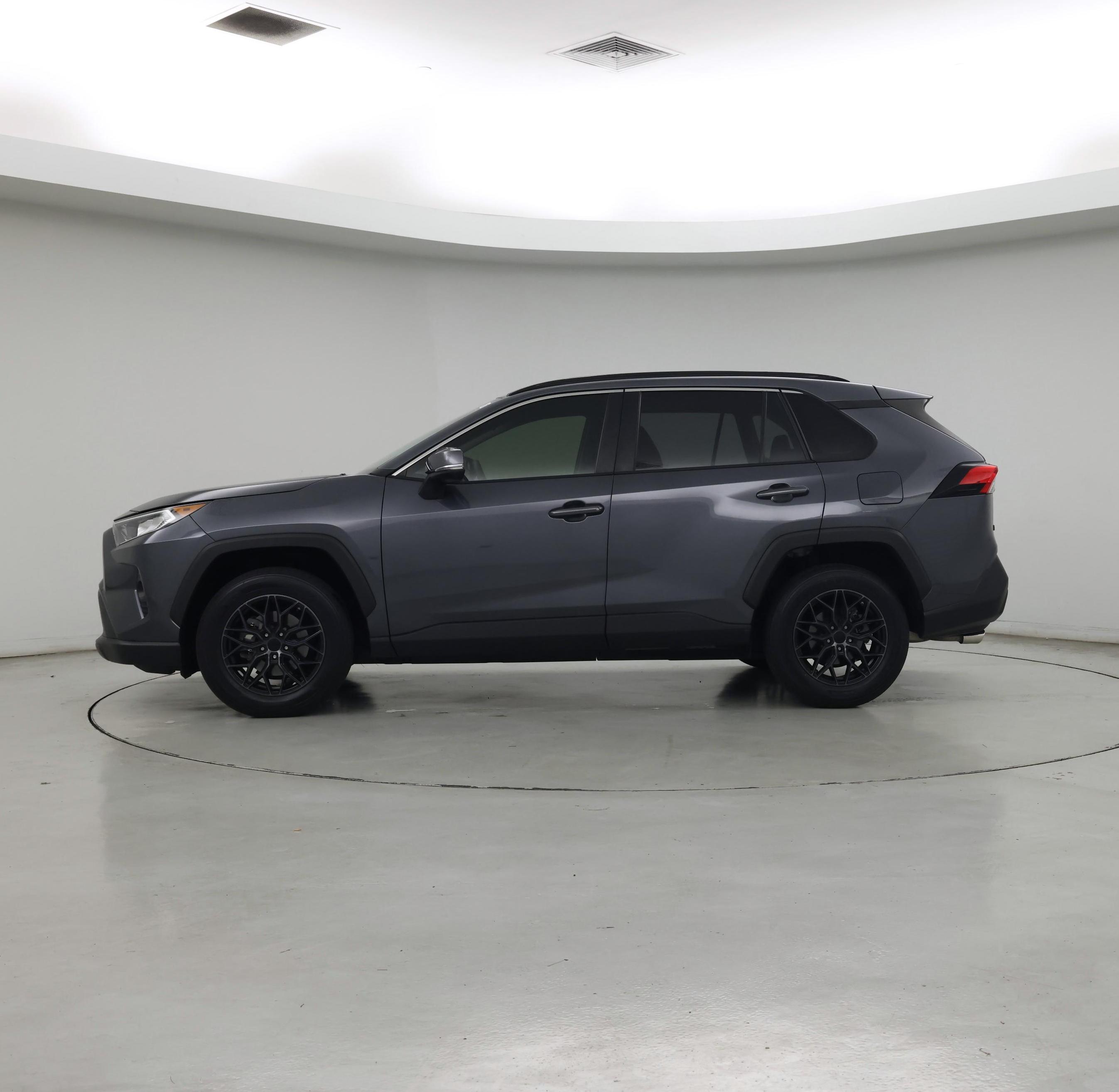Thumbnail: 2019 Toyota RAV4 - 3