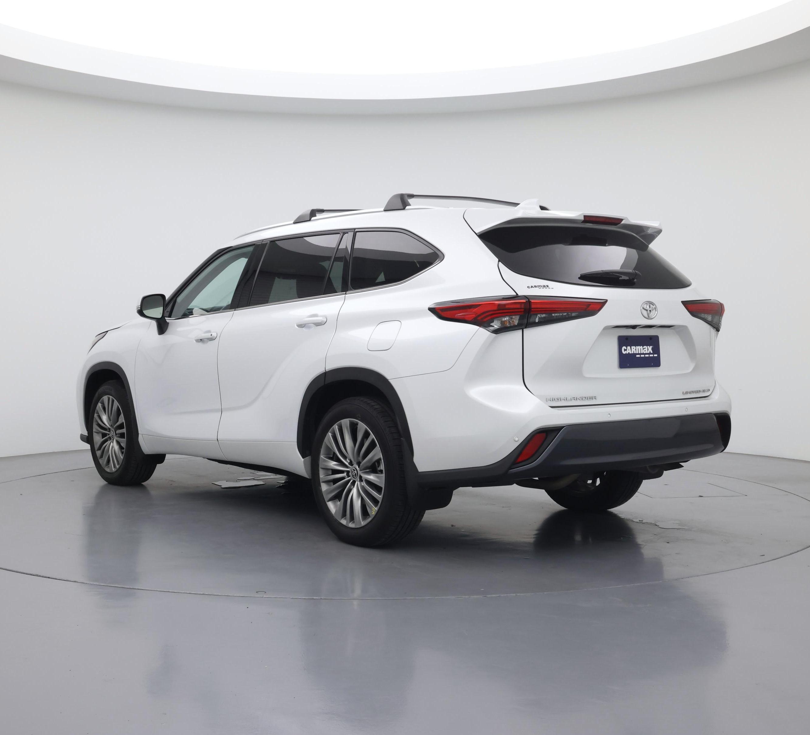Thumbnail: 2023 Toyota Highlander - 2