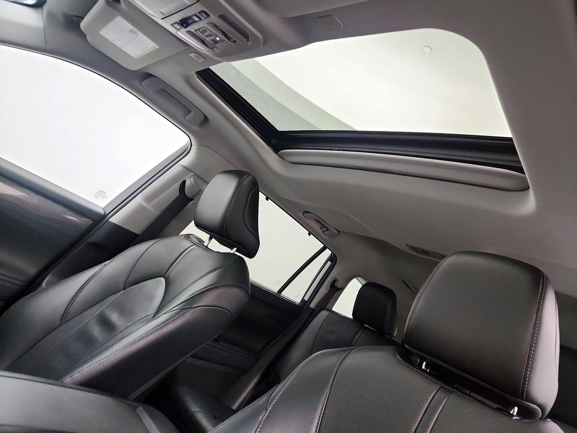 Thumbnail: 2023 Toyota Highlander - 19
