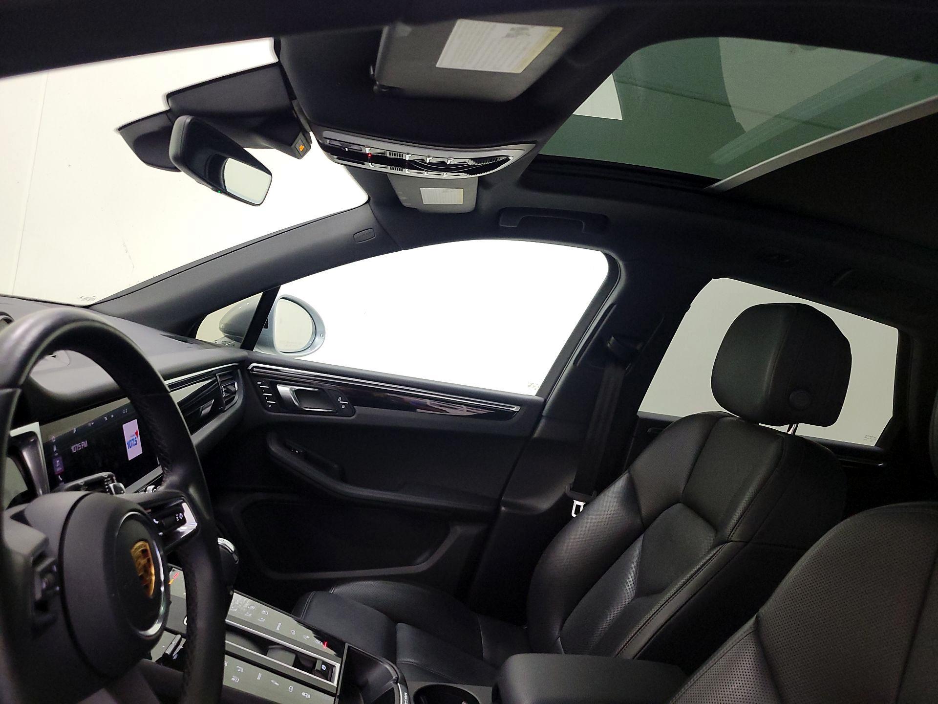 Thumbnail: 2022 Porsche Macan - 20